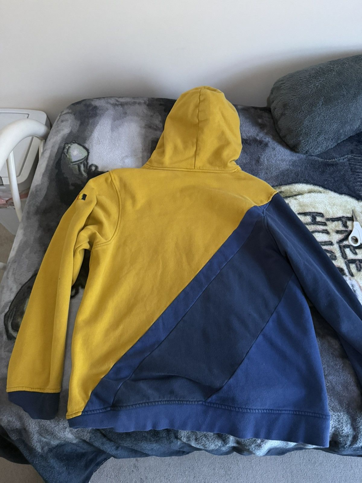 The Hundreds The Hundreds Colorblock Diagonal Hoodie Yellow Navy XL Size US XL / EU 56 / 4 - 2 Thumbnail