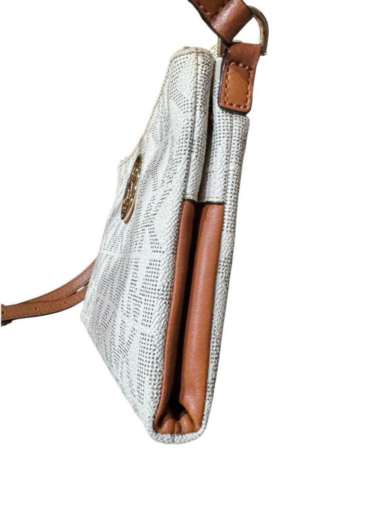 Michael Kors Michael Kors Fulton Large WhiteGray Signature Logo Crossbody Size ONE SIZE - 3 Thumbnail