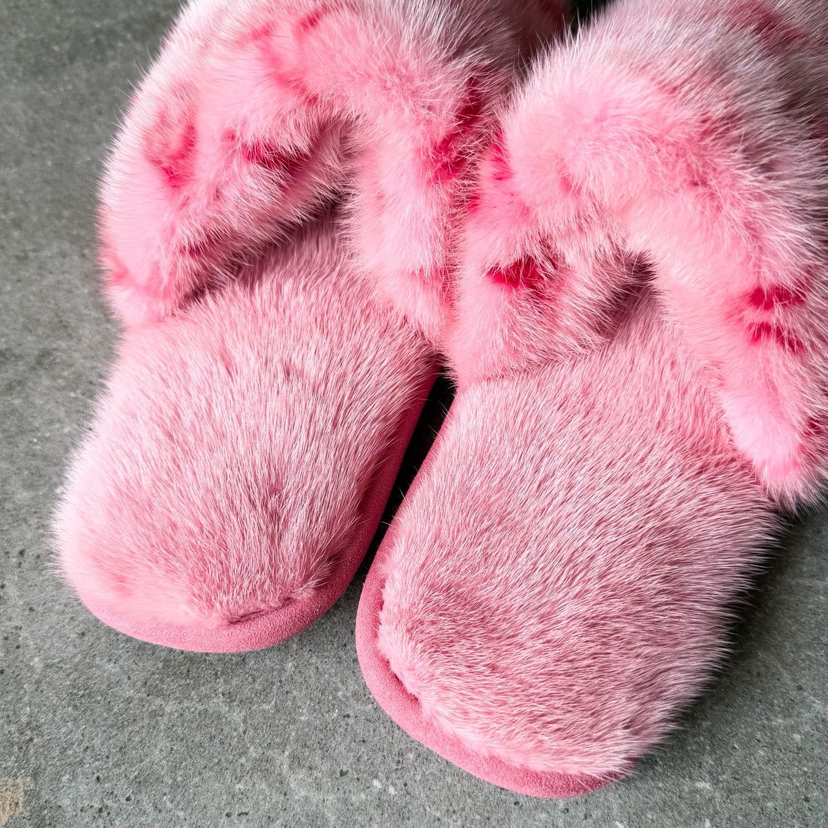 Louis Vuitton Louis Vuitton JAPAN EXCLUSIVE MINK FUR Clog Slippers Size US 9.5 / EU 42-43 - 3 Thumbnail