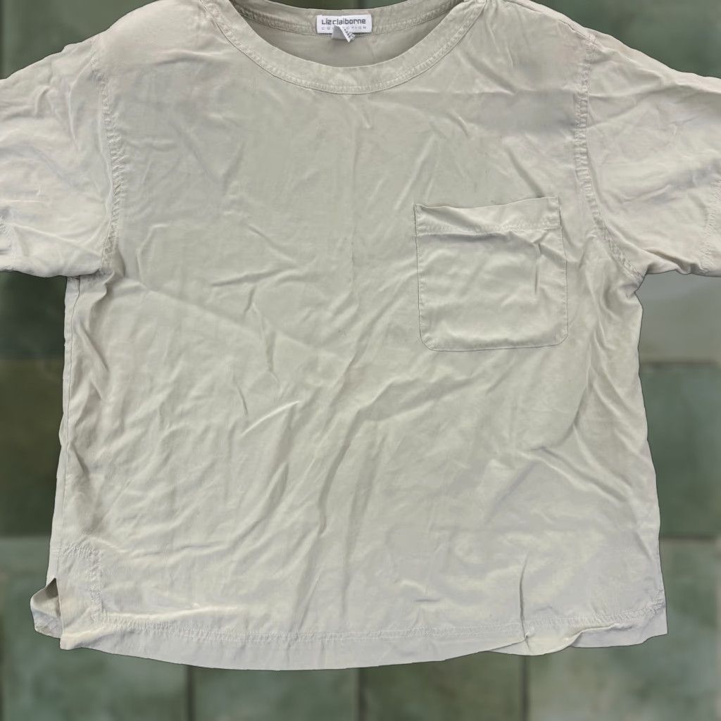 Liz Claiborne Liz Claiborne Shirt Women 10 Blouse Silk Short Sleeve Pocket Casual Career Light Satin Ivory Pockets Bows Vintage No Size L / US 10 / IT 46 - 1 Thumbnail