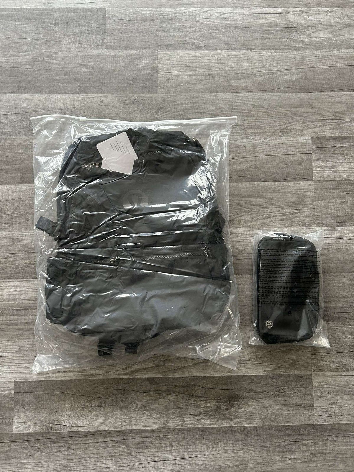 Lululemon Lululemon Bundle New Crew Backpack and Everywhere Belt Bag Size ONE SIZE - 3 Thumbnail