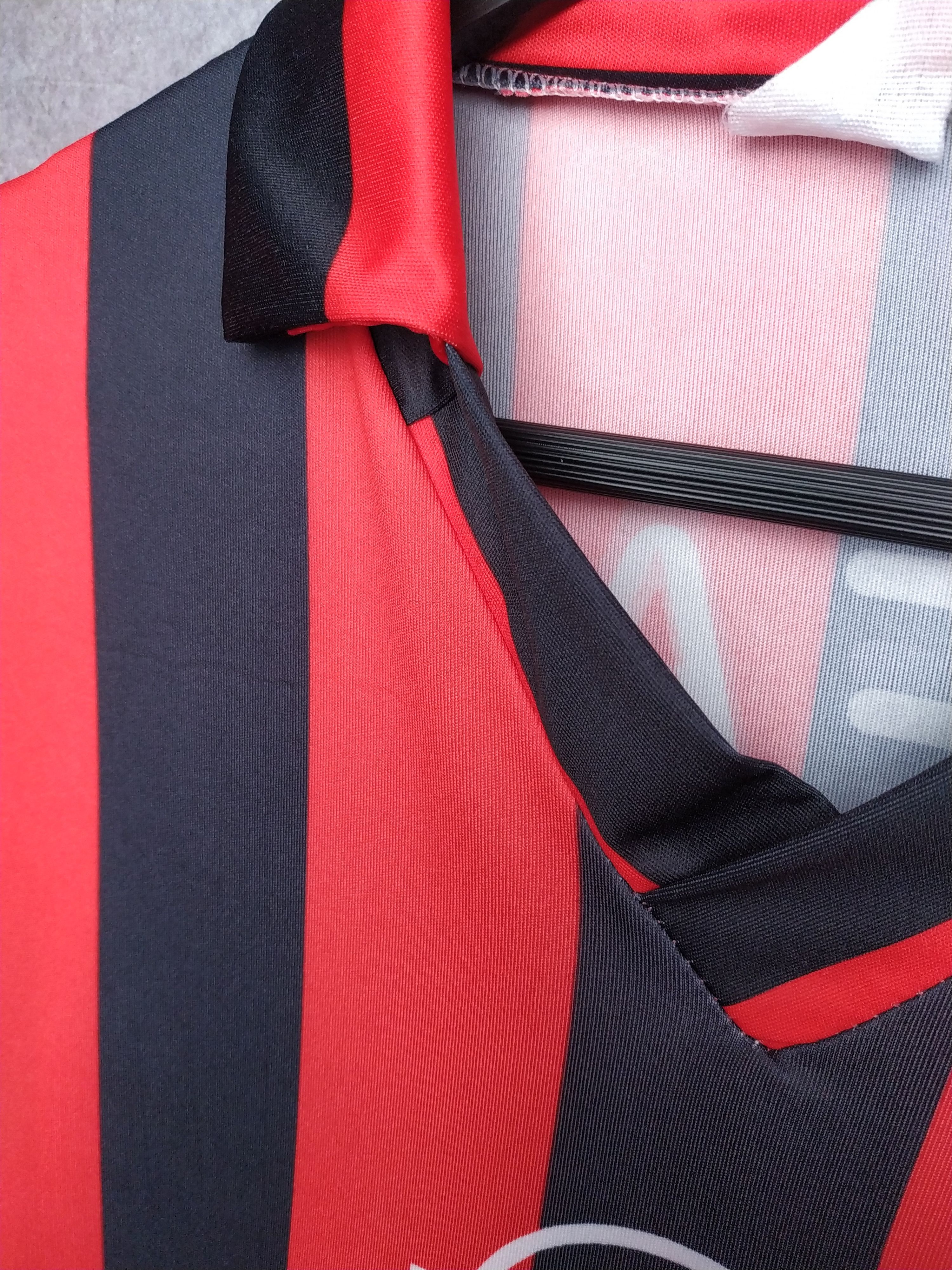 Vintage Weah AC Milan football soccer jersey Size US S / EU 44-46 / 1 - 9 Thumbnail