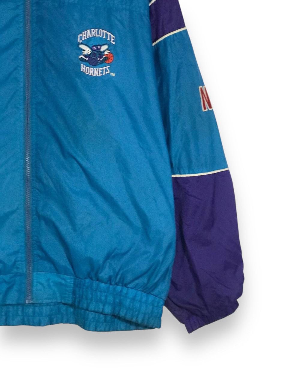 NBA Vintage charlotte hornets nba team starter jacket Size US XL / EU 56 / 4 - 3 Thumbnail