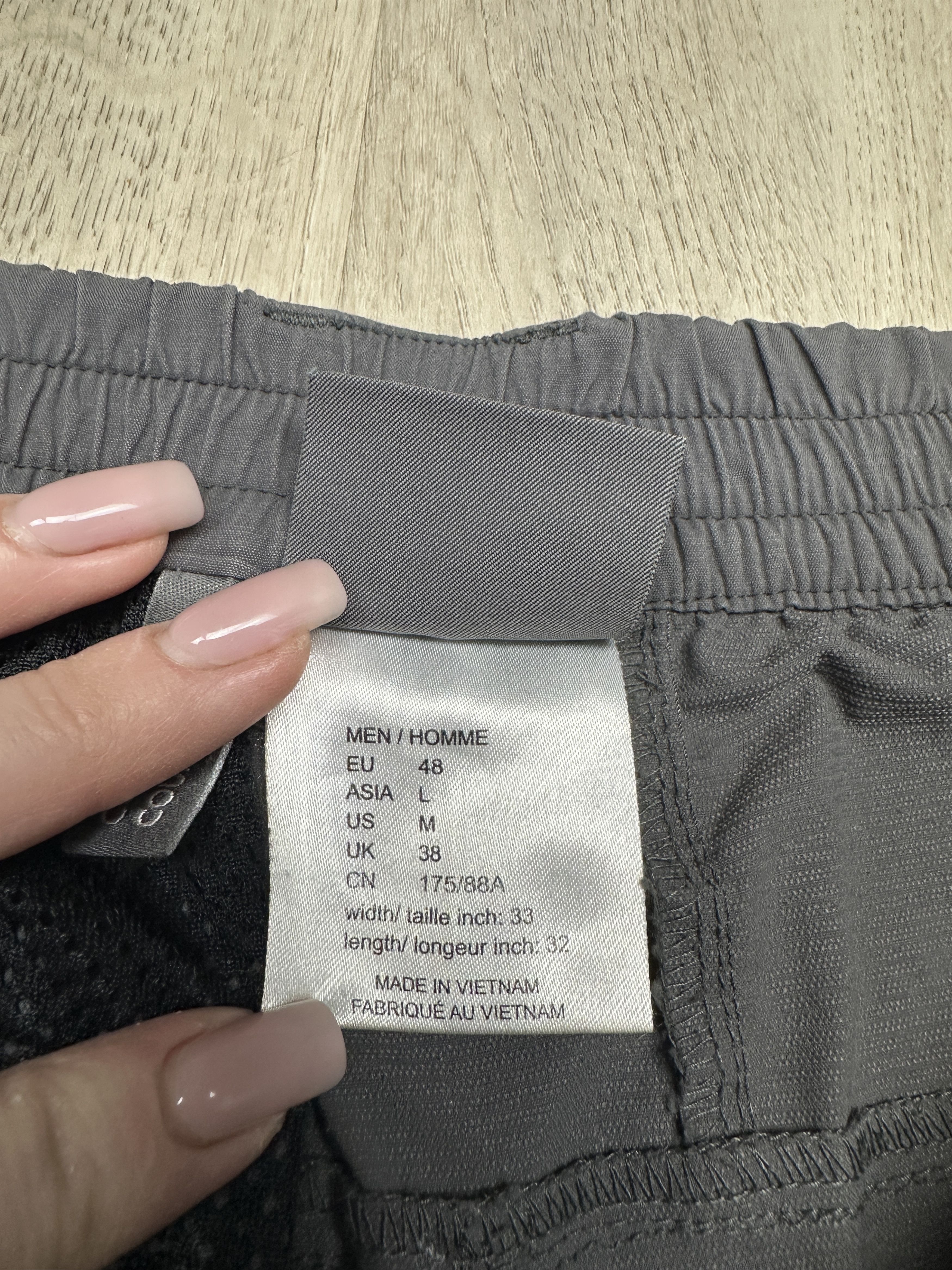 Jack Wolfskin Jack Wolfskins Mens Outdoor Cargo Pants Shorts Size US 32 / EU 48 - 7 Thumbnail