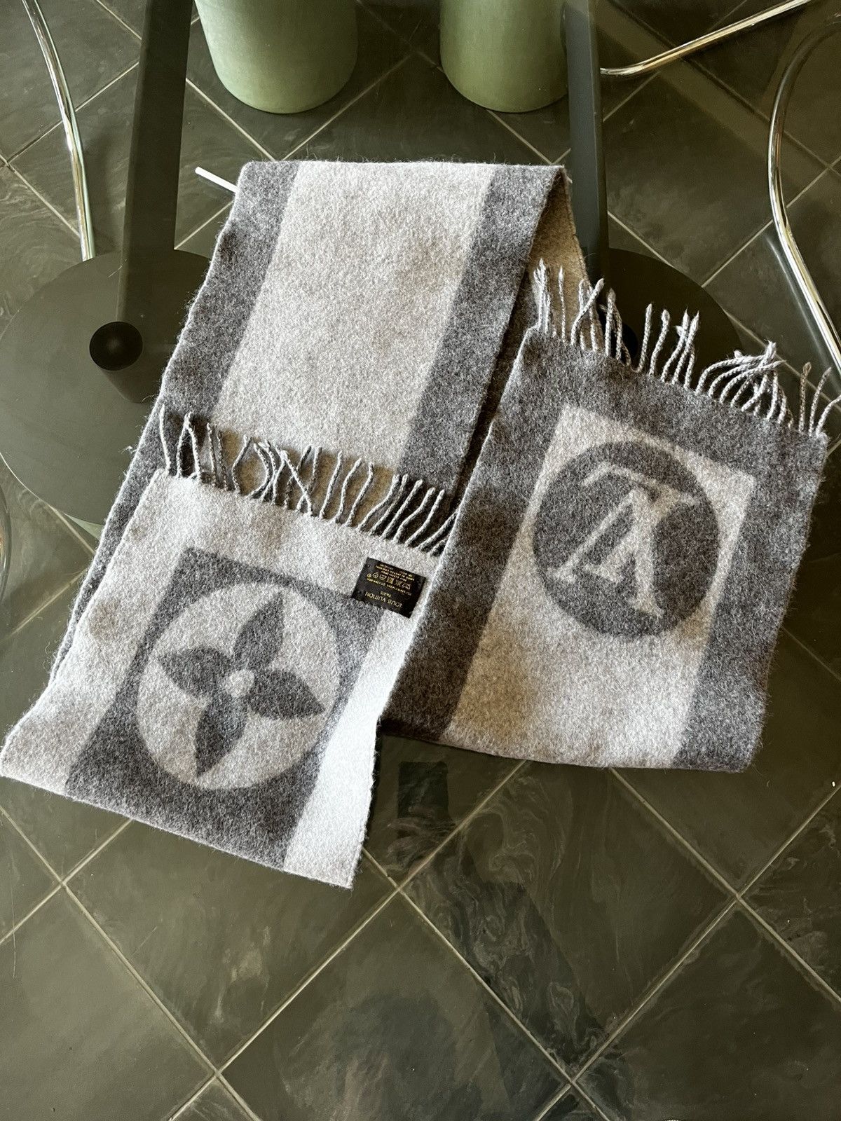 Louis Vuitton Louis Vuitton Sick Scarf Size ONE SIZE - 4 Thumbnail