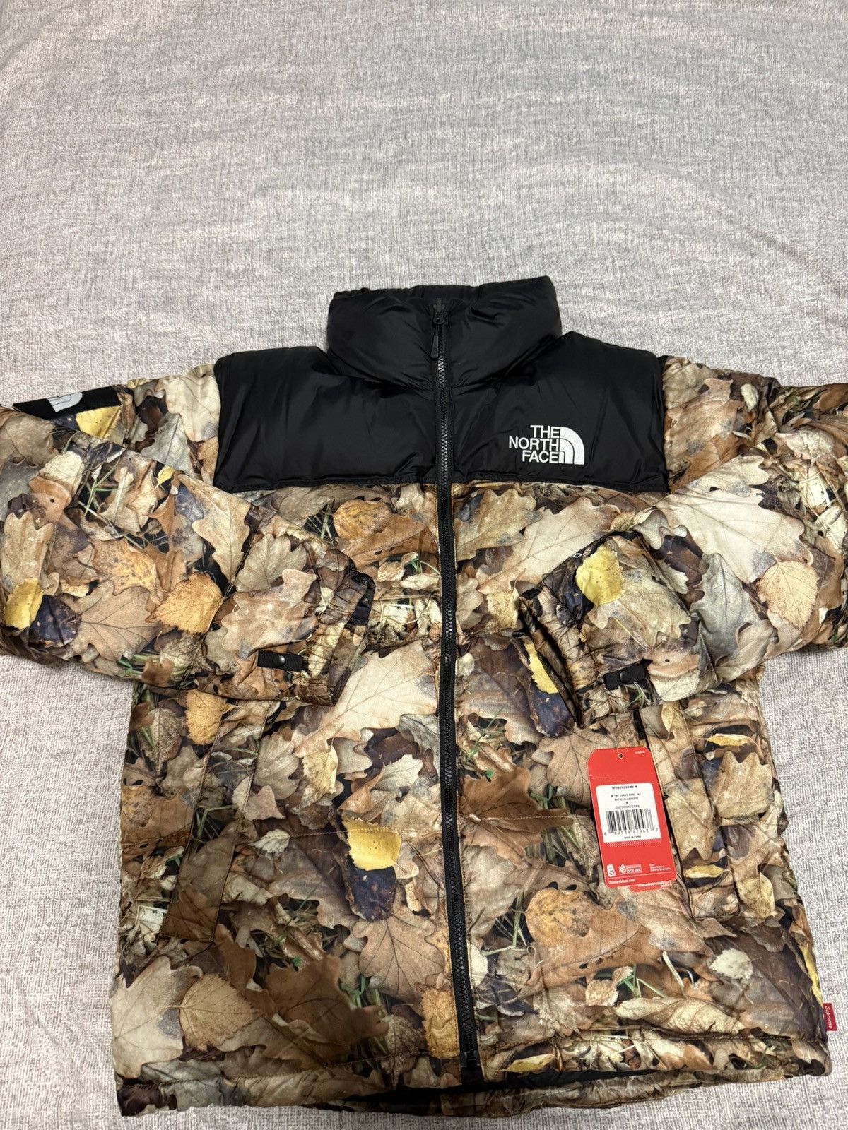Supreme × The North Face Supreme tnf the north face leaves nuptse Jacket Size US M / EU 48-50 / 2 - 1 Thumbnail