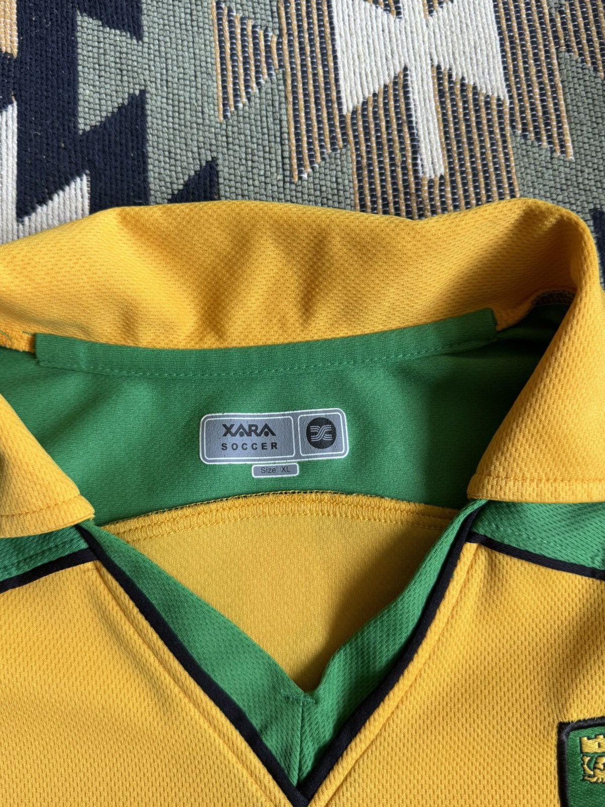 Vintage Vintage Norwich City 2001-02 Soccer Jersey with signatures Size US XL / EU 56 / 4 - 13 Thumbnail