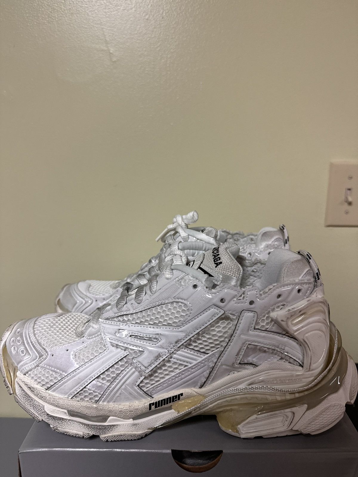 Balenciaga Balenciaga White Runner 42 Size US 9 / EU 42 - 3 Thumbnail