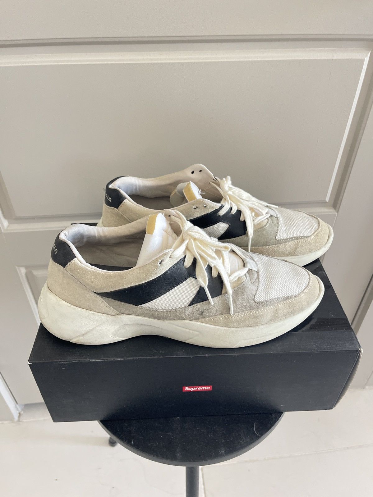 Fear of God Fear of God Essentials Distance Grey Green Size US 10.5 / EU 43-44 - 1 Thumbnail