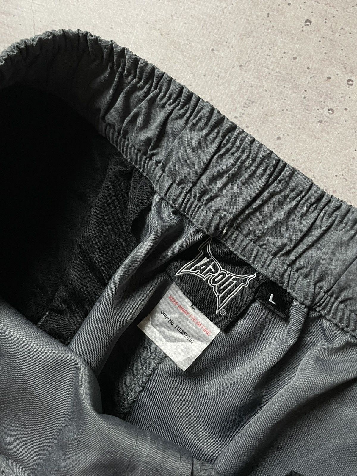Tapout Tapout Vintage Shorts Y2K Affliction style Size US 34 / EU 50 - 10 Thumbnail