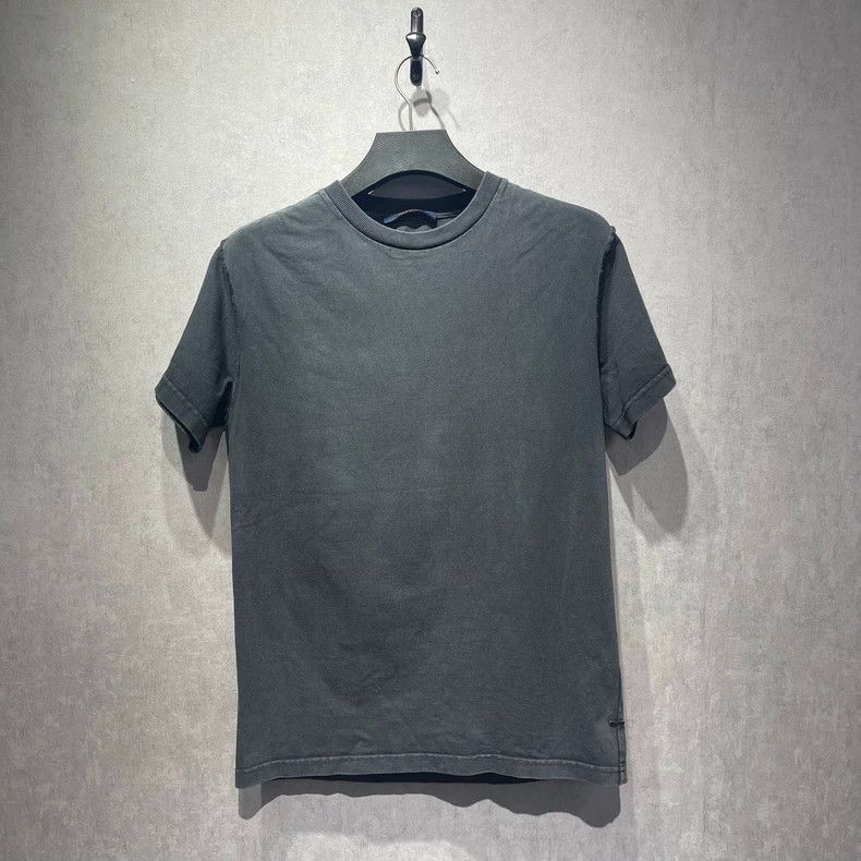 Louis Vuitton Louis Vuitton Back fold solid color short sleeve Size US XS / EU 42 / 0 - 2 Thumbnail