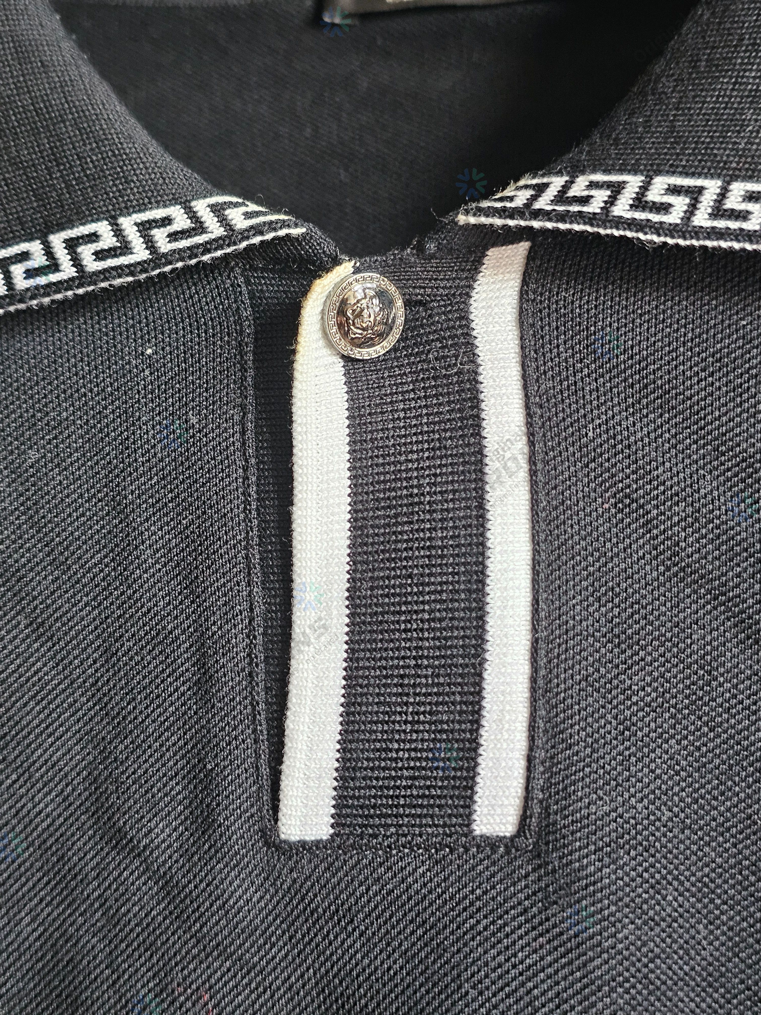 Versace Versace Men's Greca polo shirts size XXL Size US XXL / EU 58 / 5 - 2 Thumbnail