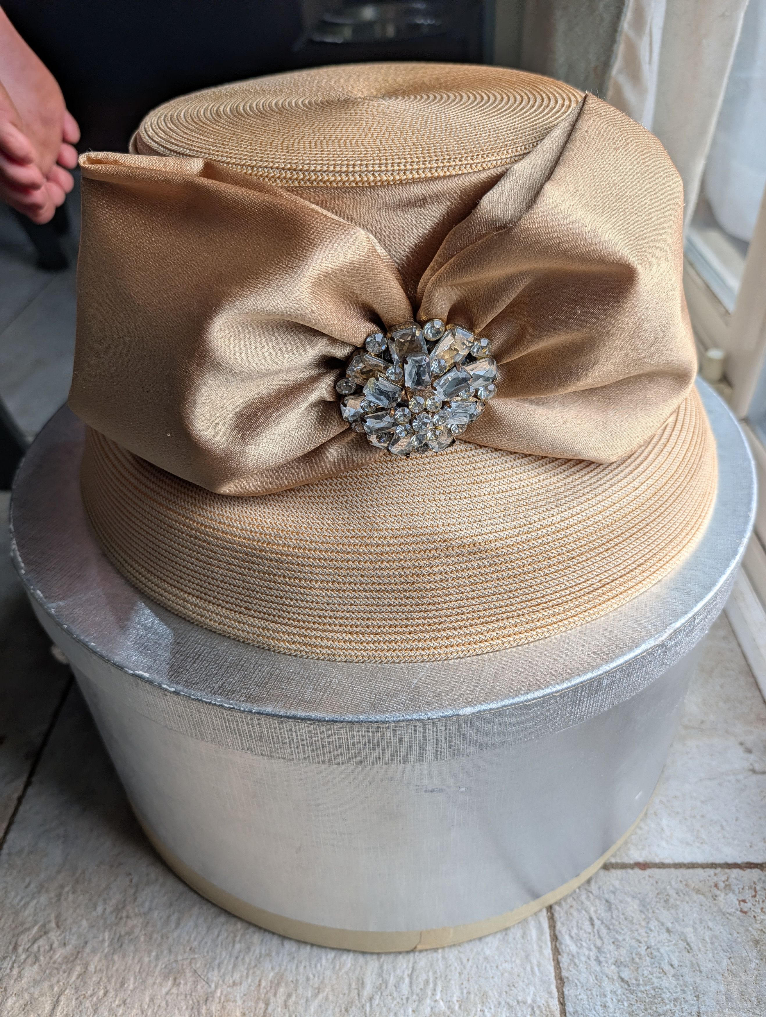 Other Whittall & Shon Gold Straw Hat Purse Set NWT Kentucky Derby Size ONE SIZE - 11 Thumbnail