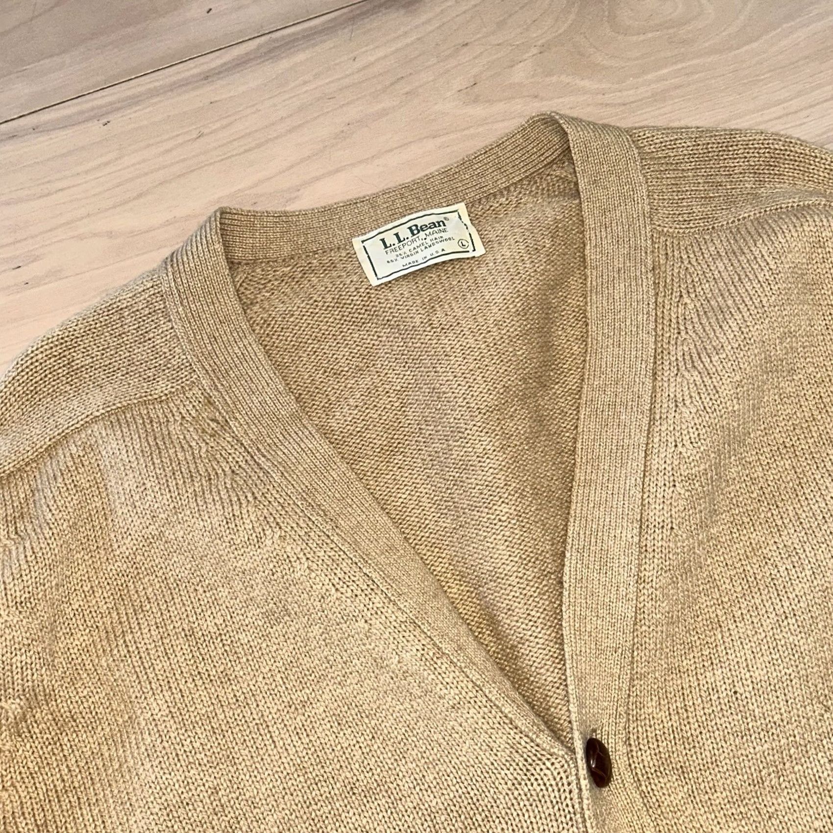Vintage VINTAGE L.L. Bean Cardigan Sweater Men Large Beige Camel Hair Wool V-Neck Button Pockets Elbow Patches All Seasons Lightweight Size US L / EU 52-54 / 3 - 4 Thumbnail