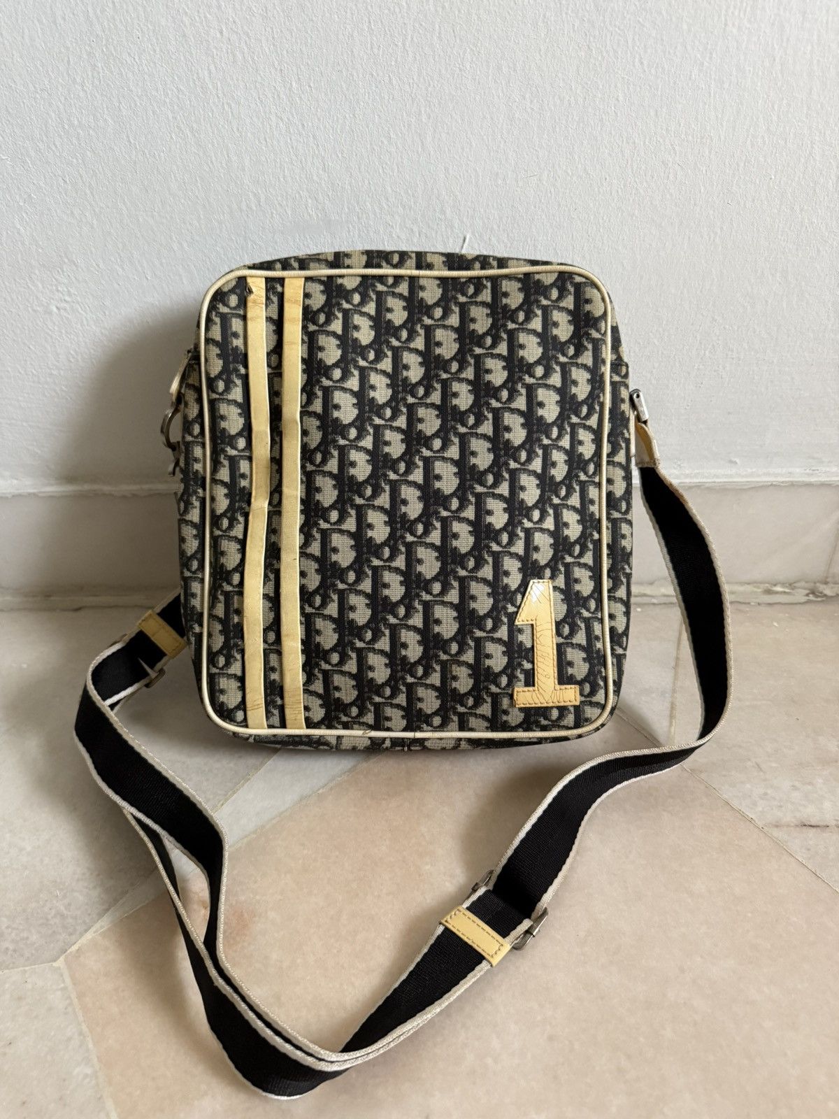 Dior Authentic Vintage Christian Dior Monogram sling bag Size ONE SIZE - 8 Thumbnail