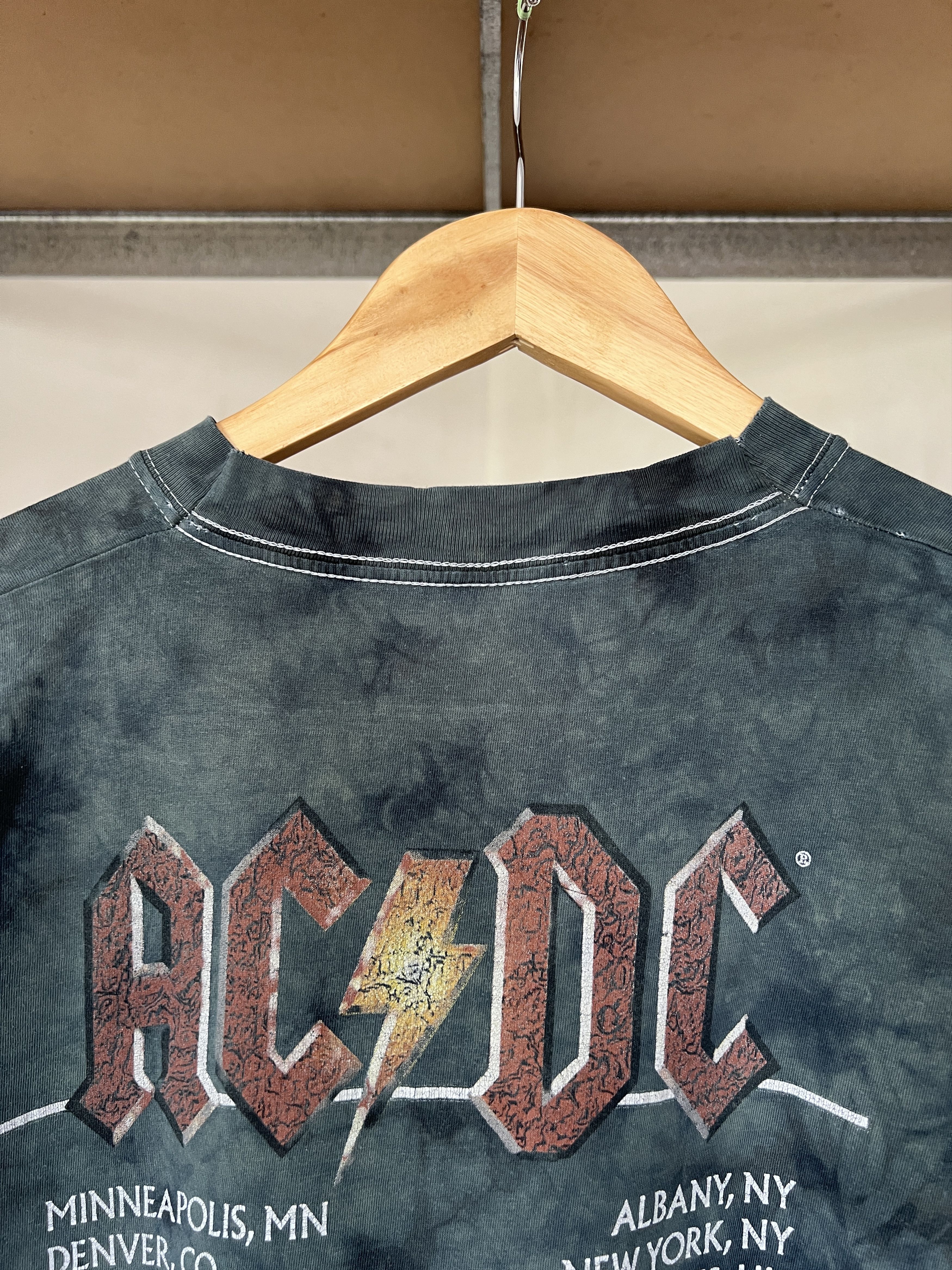 Band Tees Vintage 2001 AC/DC Rock Band Tour Tie Dye T-shirt Size US M / EU 48-50 / 2 - 18 Thumbnail