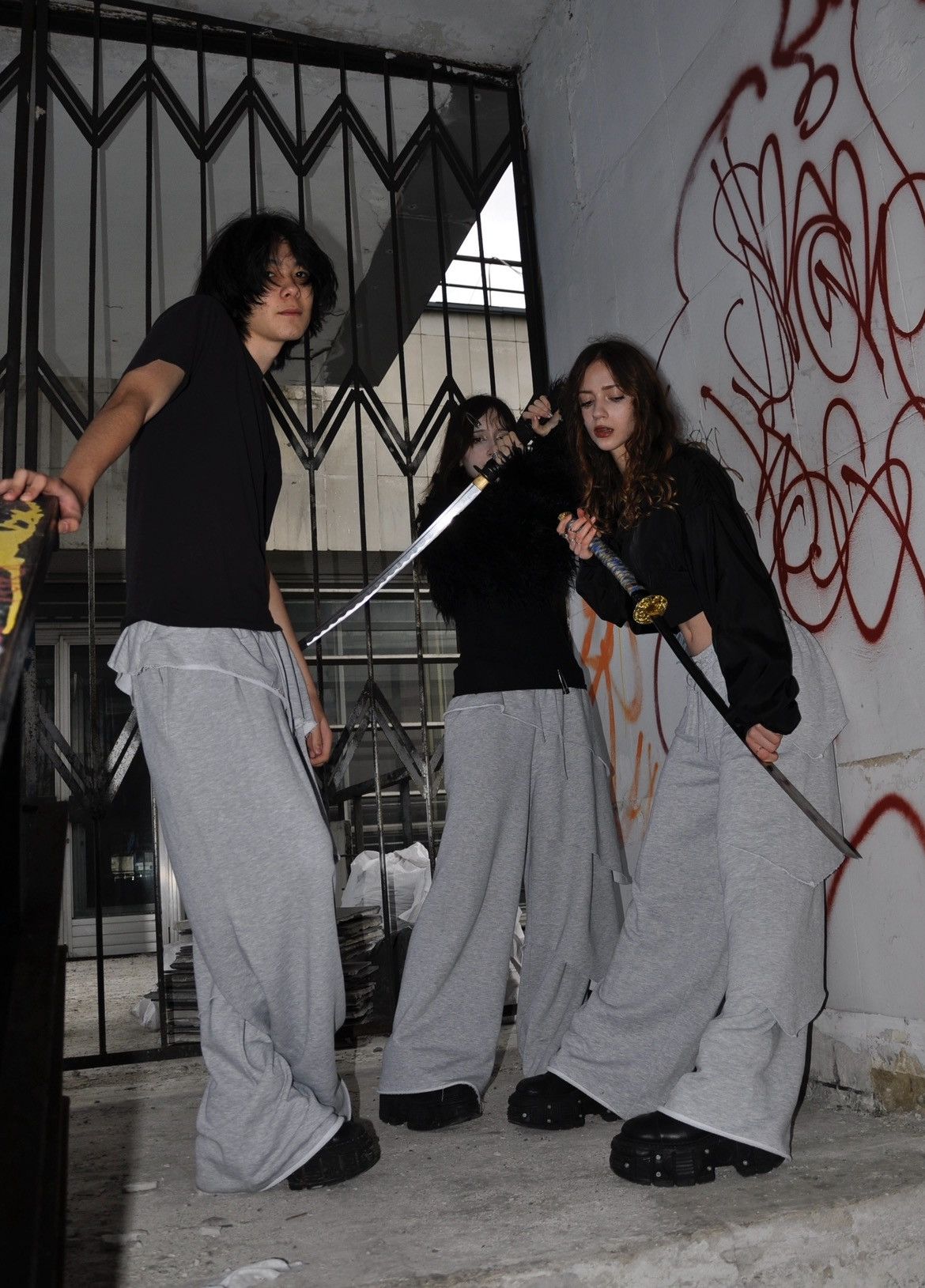 Designer Rare! Sweatpants Grey Kudasai Oh Handmade Designer Y2K Size US 32 / EU 48 - 2 Thumbnail