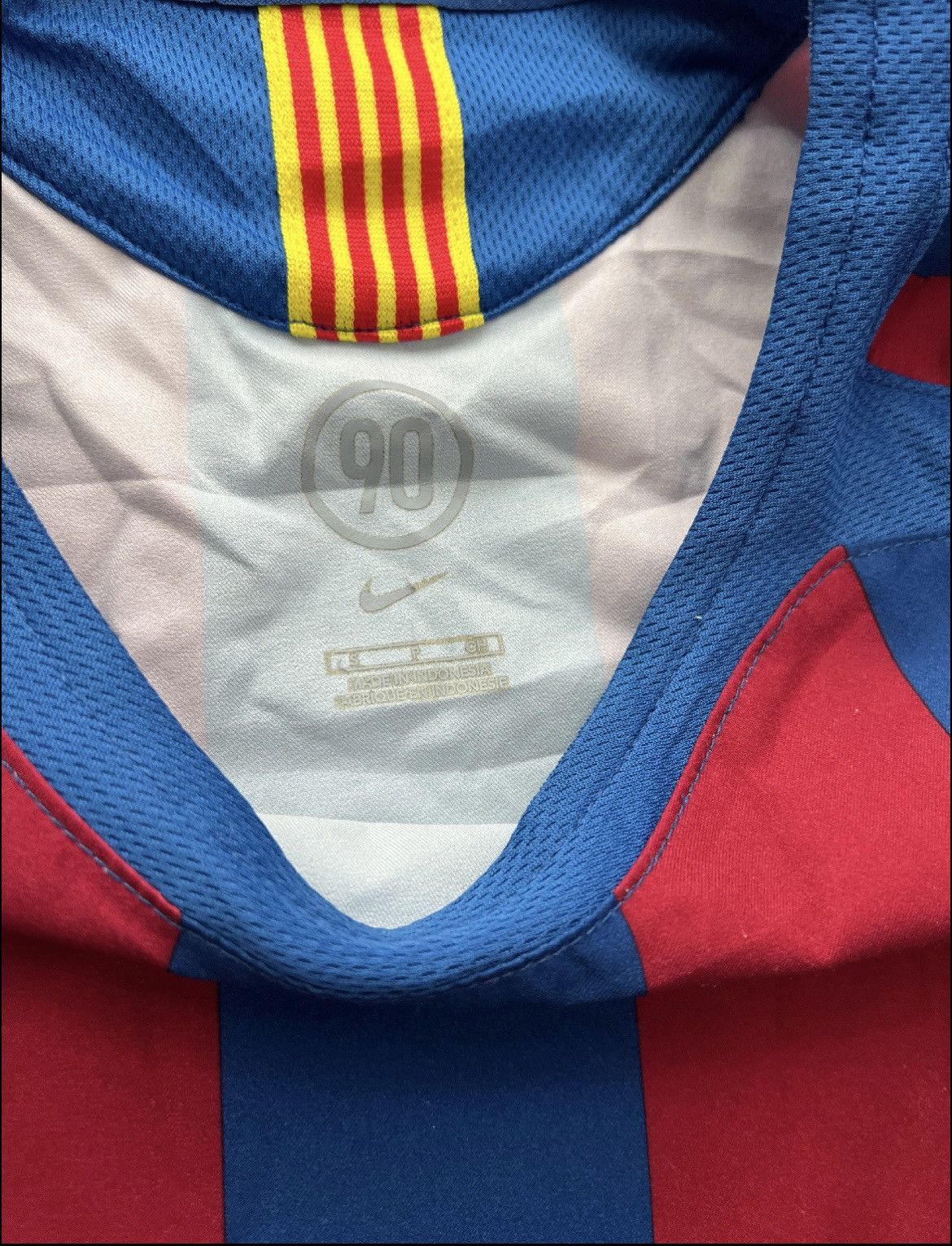 Nike Barcelona 2005/06 Home Kit Size US M / EU 48-50 / 2 - 5 Thumbnail