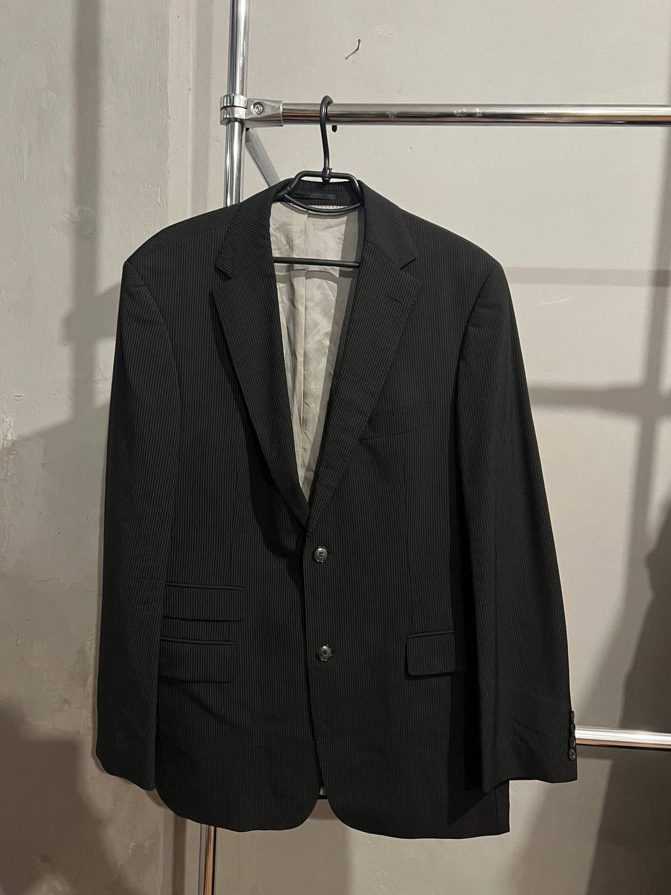 Hugo Boss VINTAGE HUGO BOSS STRIPED BLACK SOLID BRUTAL MENS SUIT SZ 52 Size 52R - 3 Thumbnail