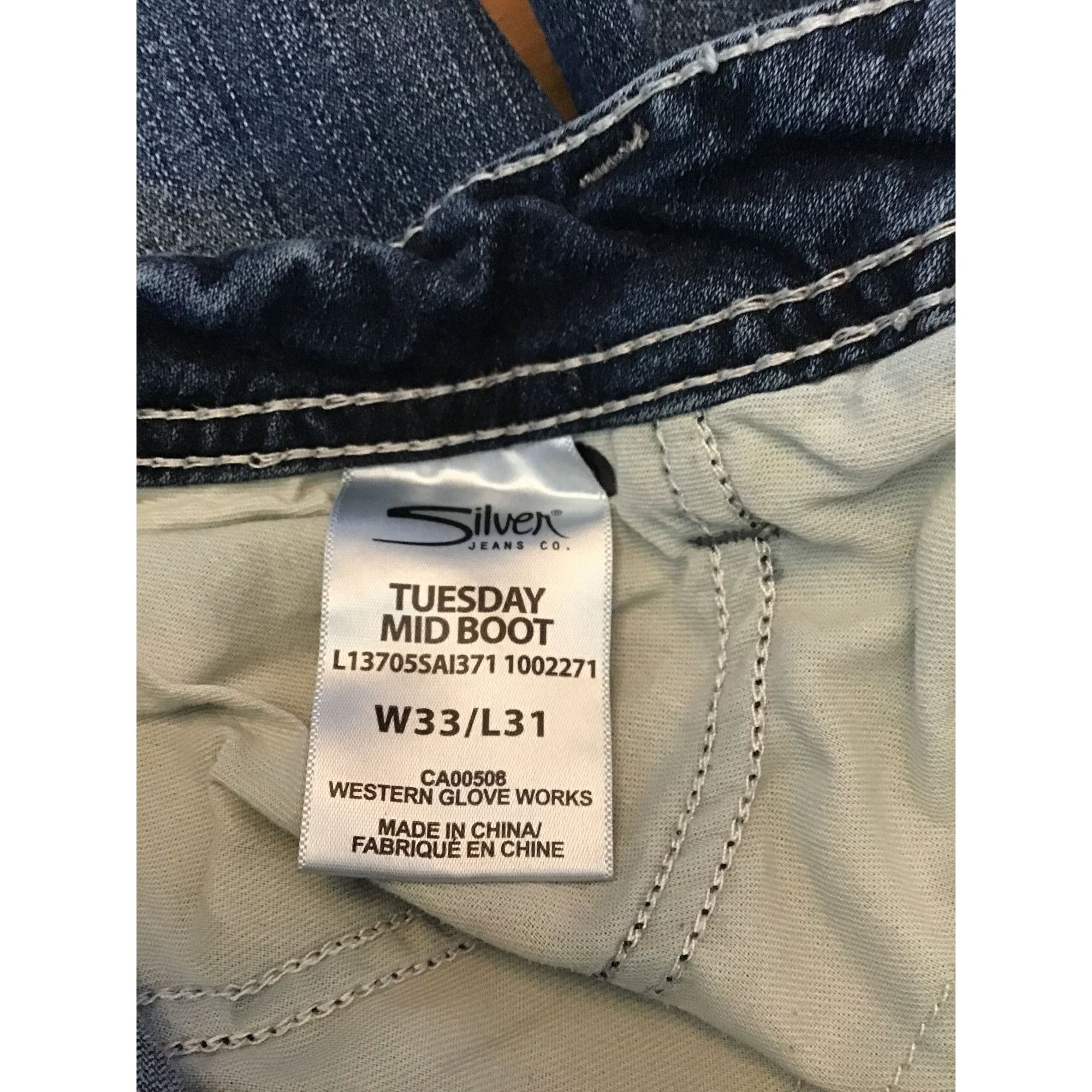 Silver Jeans Co. Fluid by Silver Jean Co. Denim Distressed Blue Jean Shorts Size 33" - 9 Thumbnail
