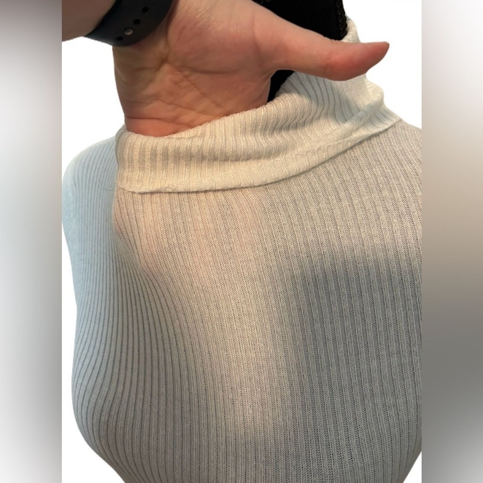 Fashion Nova (Fashion Nova) White Turtleneck Long Sleeve: Size Small Size S / US 4 / IT 40 - 4 Thumbnail