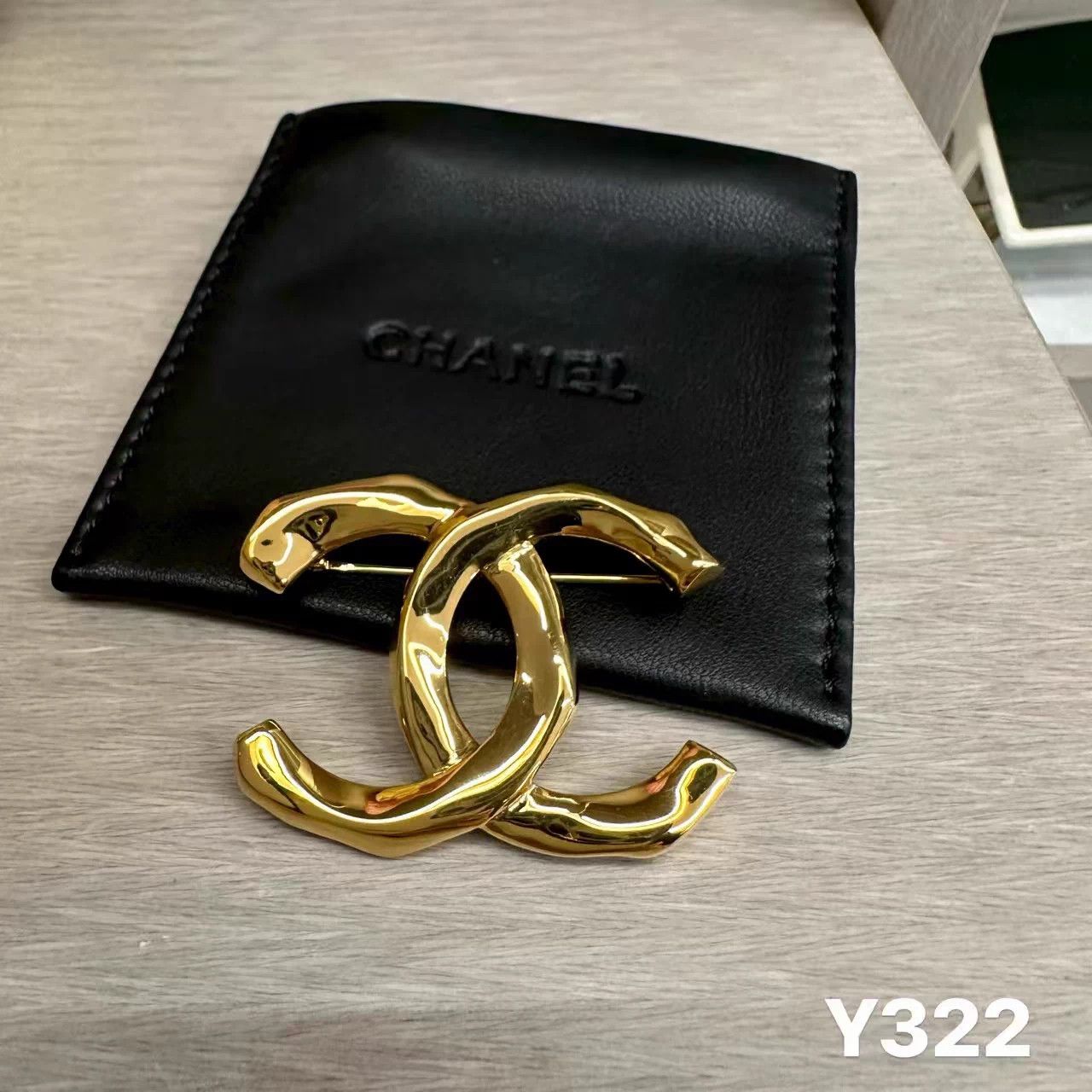 Chanel Chanel 23A Irregular CC Brooch New w/ Dust Bag Y322 Size ONE SIZE - 3 Thumbnail