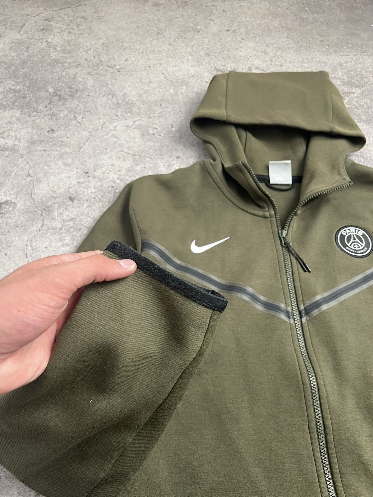 Nike Paris Saint-Germain PSG Tech Fleece Pack Zip Hoodie Size L Size US L / EU 52-54 / 3 - 7 Thumbnail