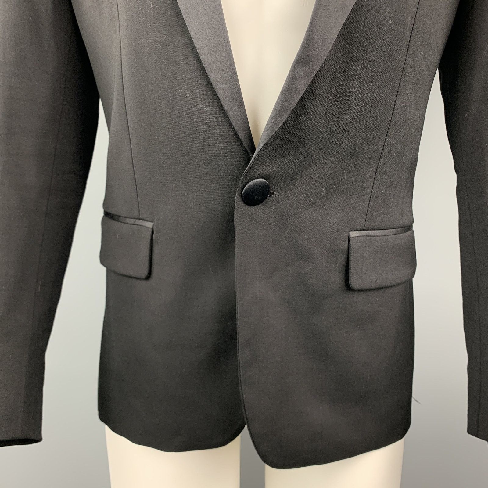 Dsquared2 Size 40 Black Wool Blend Satin Peak Lapel Tuxedo Jacket Size 40R - 3 Thumbnail