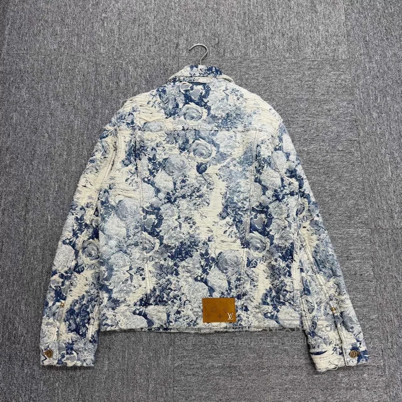 Louis Vuitton louis vuitton floral denim jacket size 44. Size US L / EU 52-54 / 3 - 2 Thumbnail