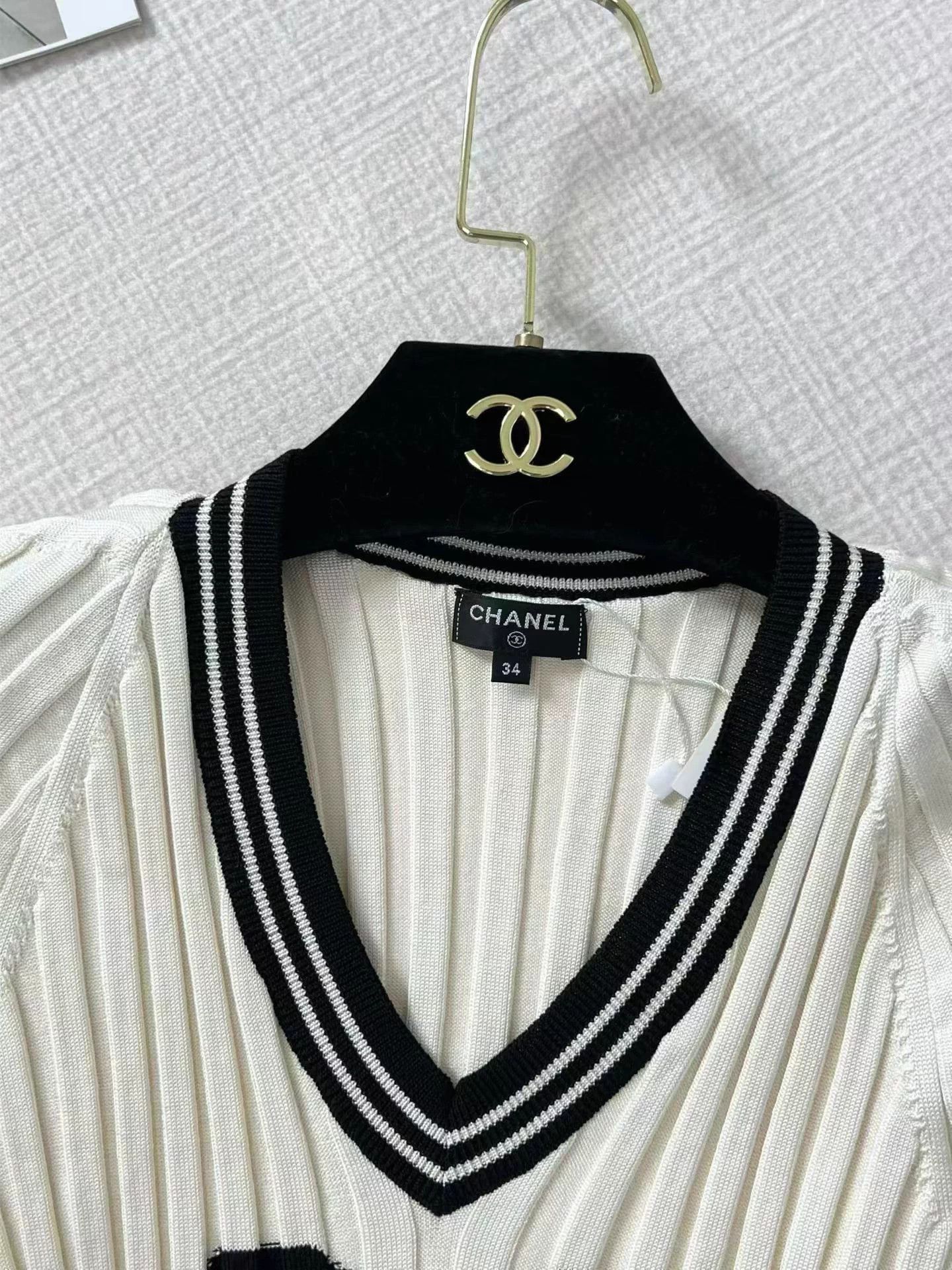 Chanel Chanel slim fit knit top 34 Size XS / US 0-2 / IT 36-38 - 3 Thumbnail