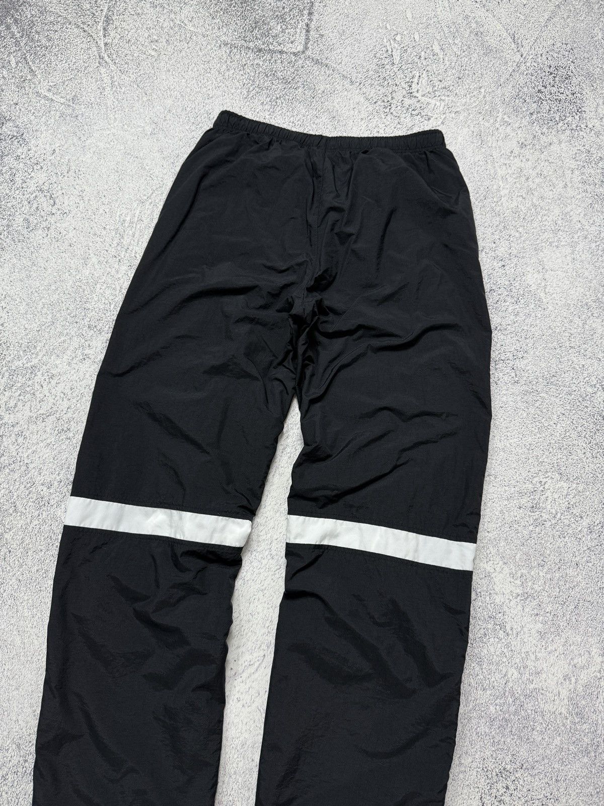 Nike OOs Nike Vintage Nylon Baggy Swoosh Parachute Track Pants Size US 34 / EU 50 - 8 Thumbnail