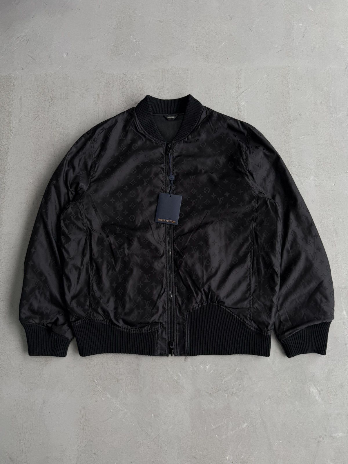 Louis Vuitton Louis Vuitton - FW2022 Leather/Mono Reversible Bomber Jacket Size US L / EU 52-54 / 3 - 2 Thumbnail