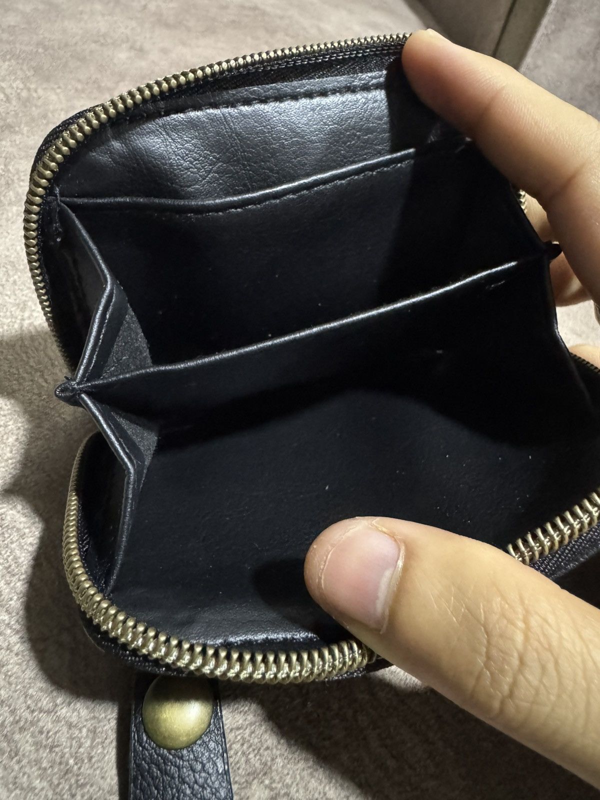 Number (N)ine Leather Logo Embossed Number (N)ine Round Zip Wallet Strap Size ONE SIZE - 7 Thumbnail