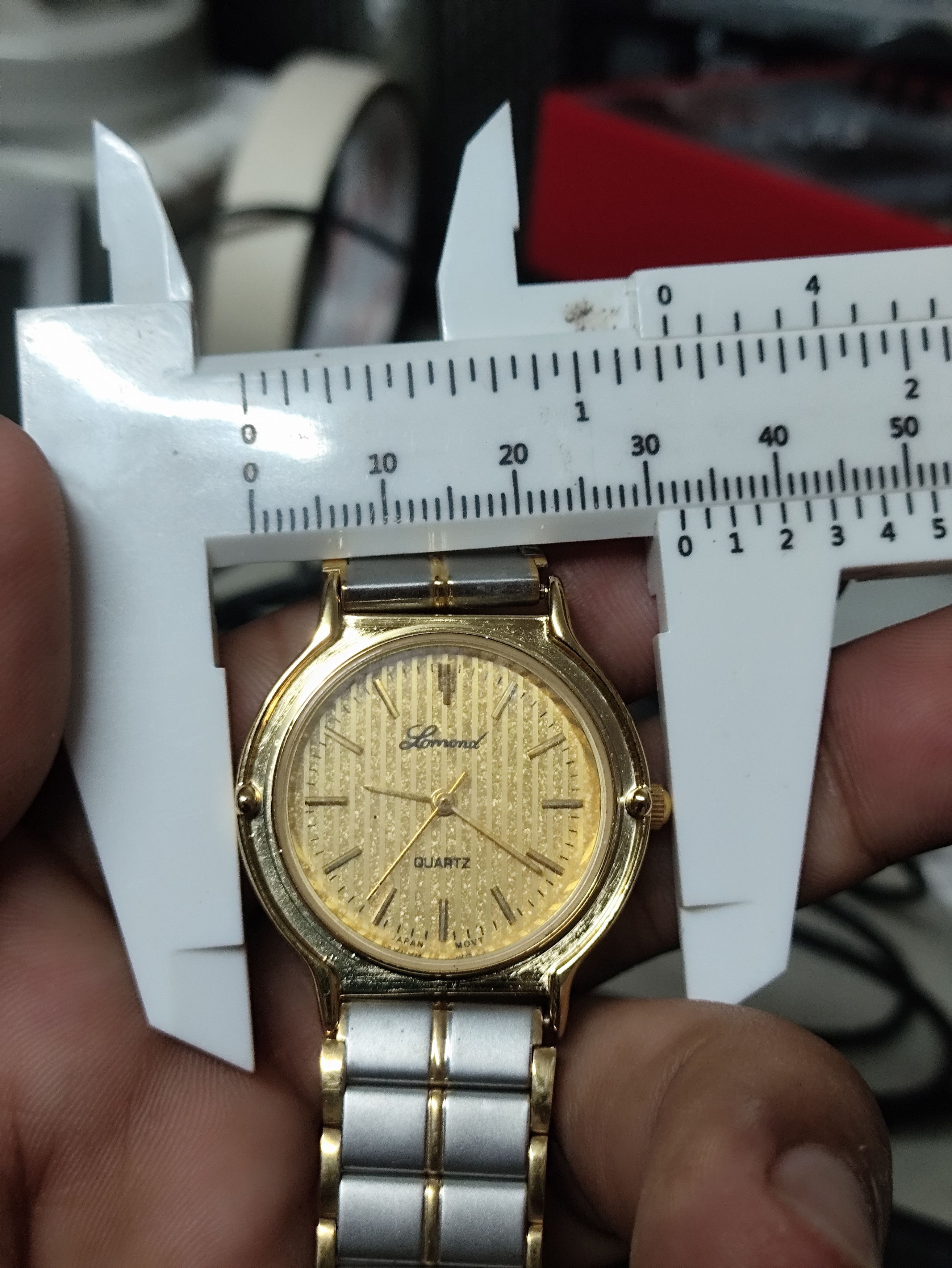 Vintage Vintage LOMAND QUARTZ JAPAN WATCH Design like Gucci Size ONE SIZE - 5 Thumbnail