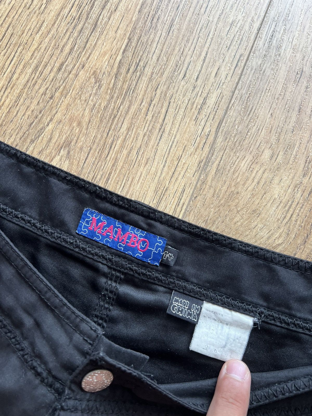 Mambo × Vintage 🔥 Mambo vintage sufr shorts swimm x jamaica x japanese Size US 35 - 3 Thumbnail