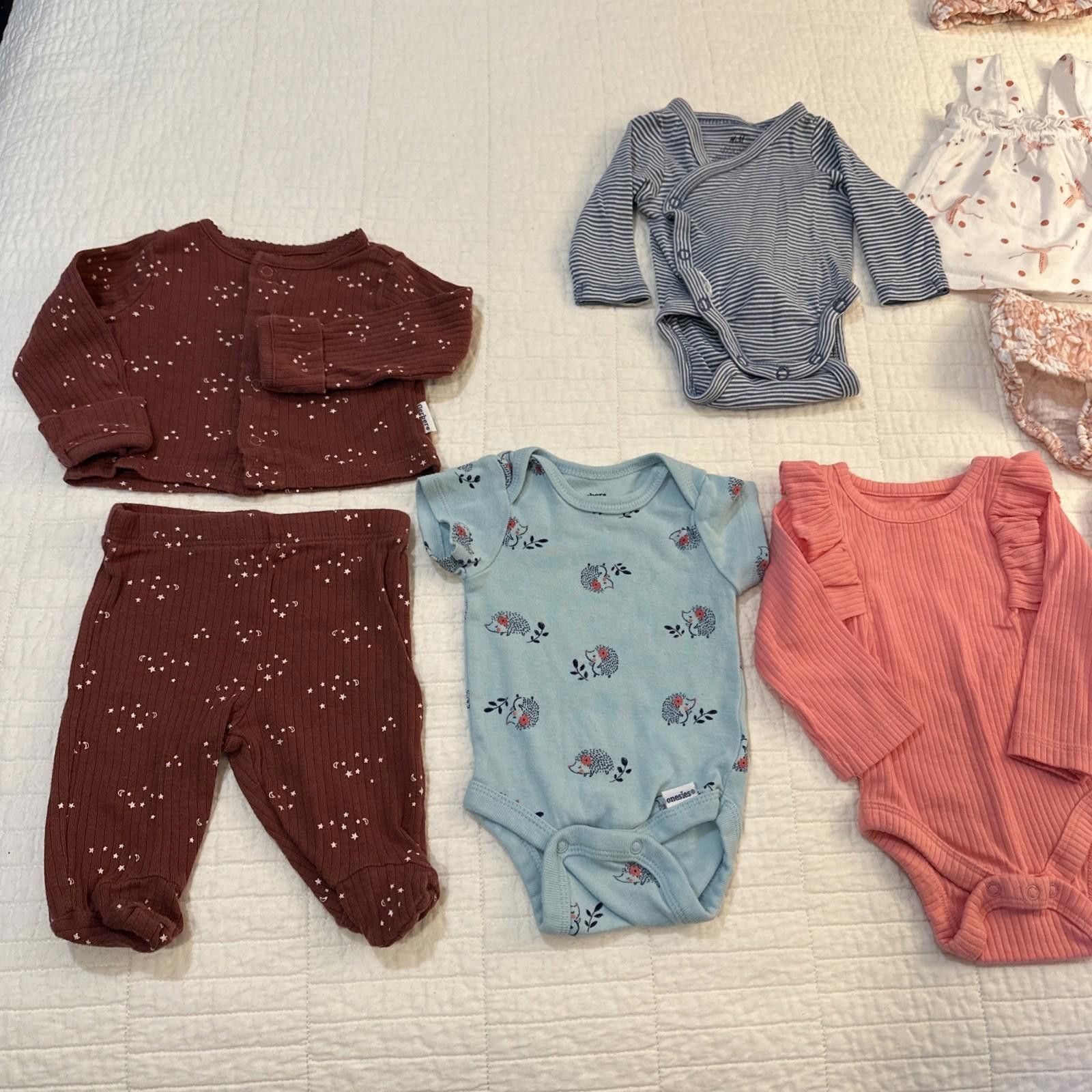 Nordstrom Newborn Baby Clothes Lot of 11 Carter Cloud Island Gerber Size ONE SIZE - 4 Thumbnail