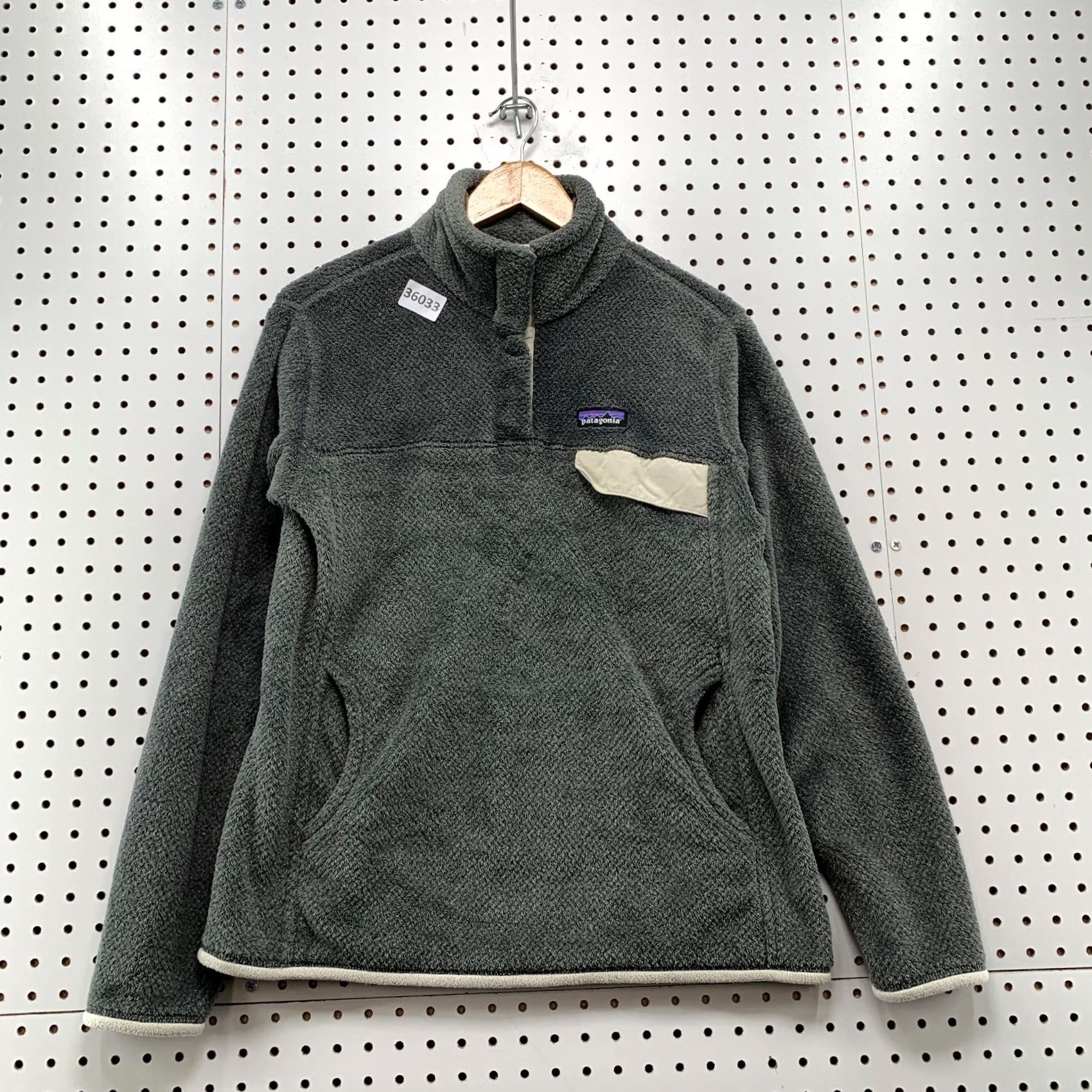Patagonia Patagonia ReTool 1/4 Snap Pullover Jacket Womens Large Gray Pile 19x25.5 Size L / US 10 / IT 46 - 2 Thumbnail