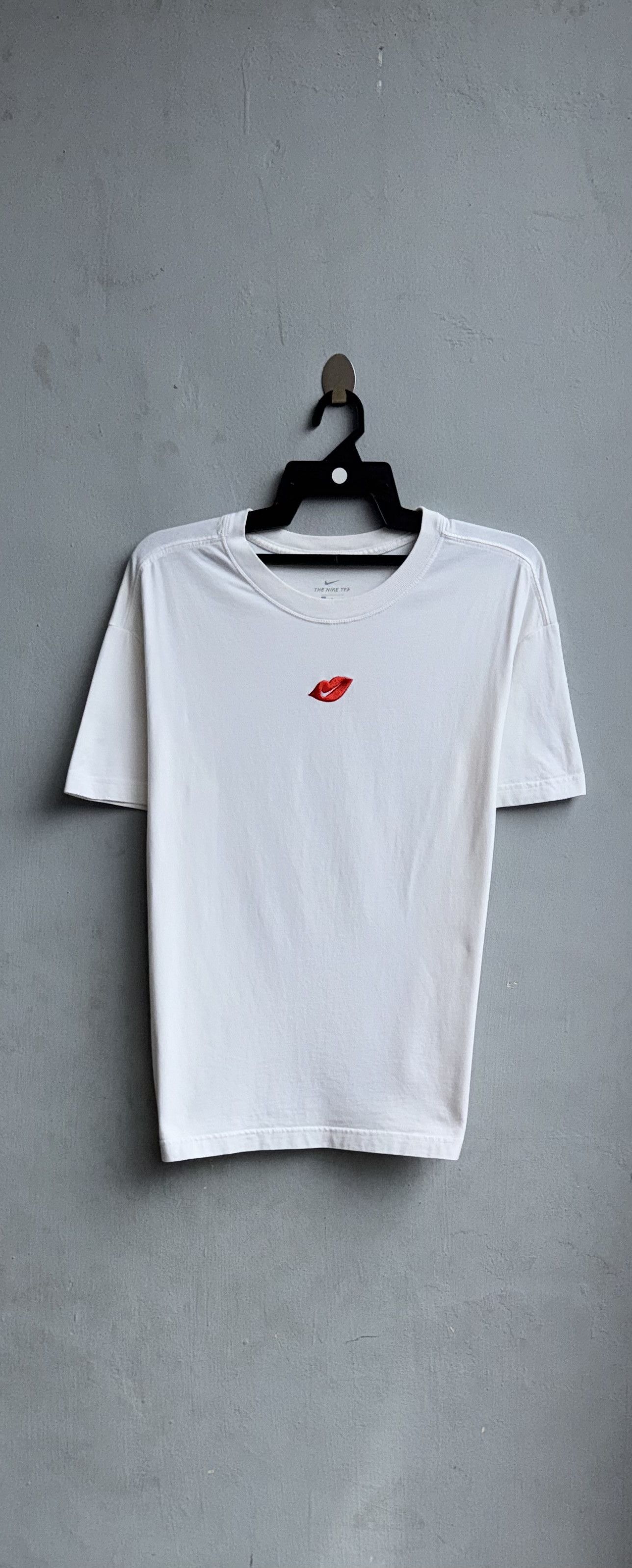 Nike Nike Centre Swoosh With Kiss Logo Shirt Size L / US 10 / IT 46 - 1 Thumbnail