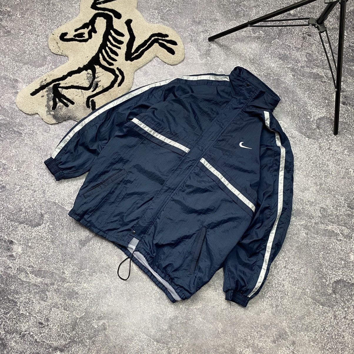 Vintage Vintage Nike Small logo Tracked Nylon 90’s light jacket Size US L / EU 52-54 / 3 - 1 Thumbnail