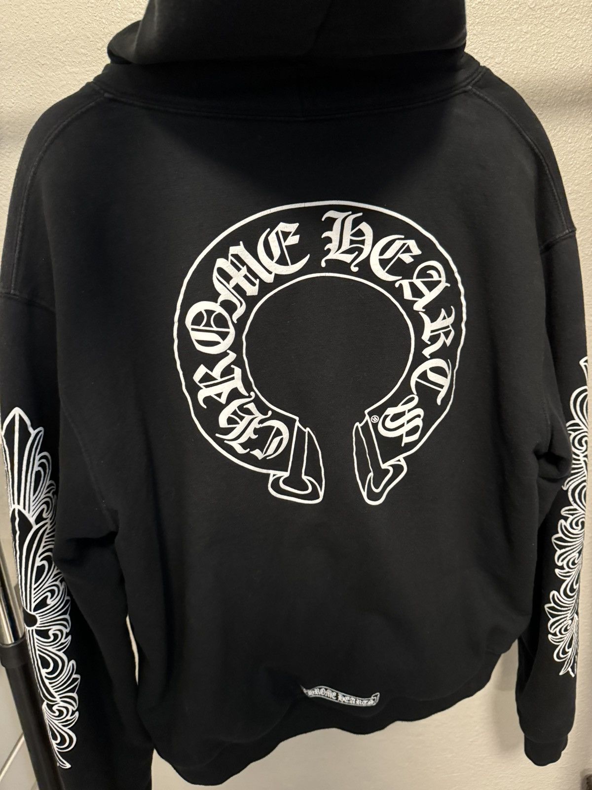【Chrome Hearts】Horseshoe Floral Hoodie Black / 追跡付 Chrome Hearts CHROME HEARTS HorseShoe Floral Cross Sleeve