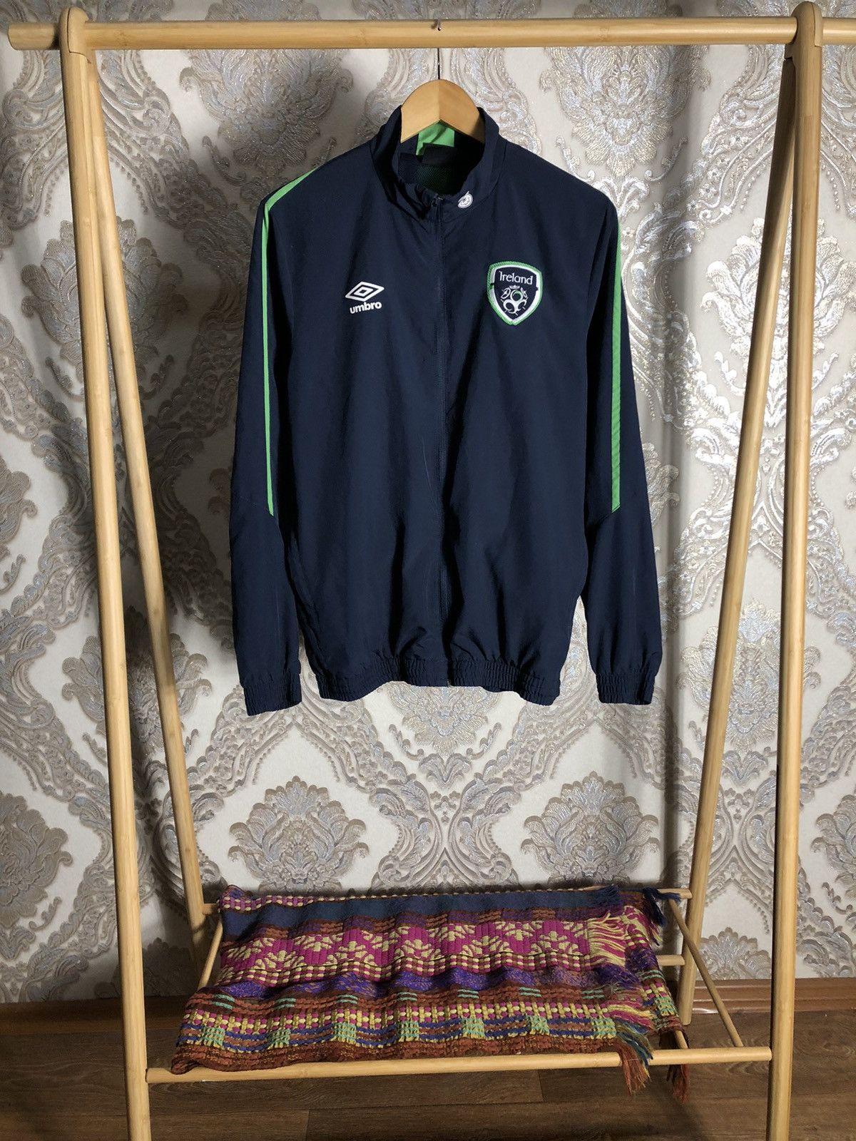 Umbro VINTAGE UMBRO IRELAND RUGBY SOCCER JERSEY RETRO BLOKE 90s Size US L / EU 52-54 / 3 - 1 Thumbnail