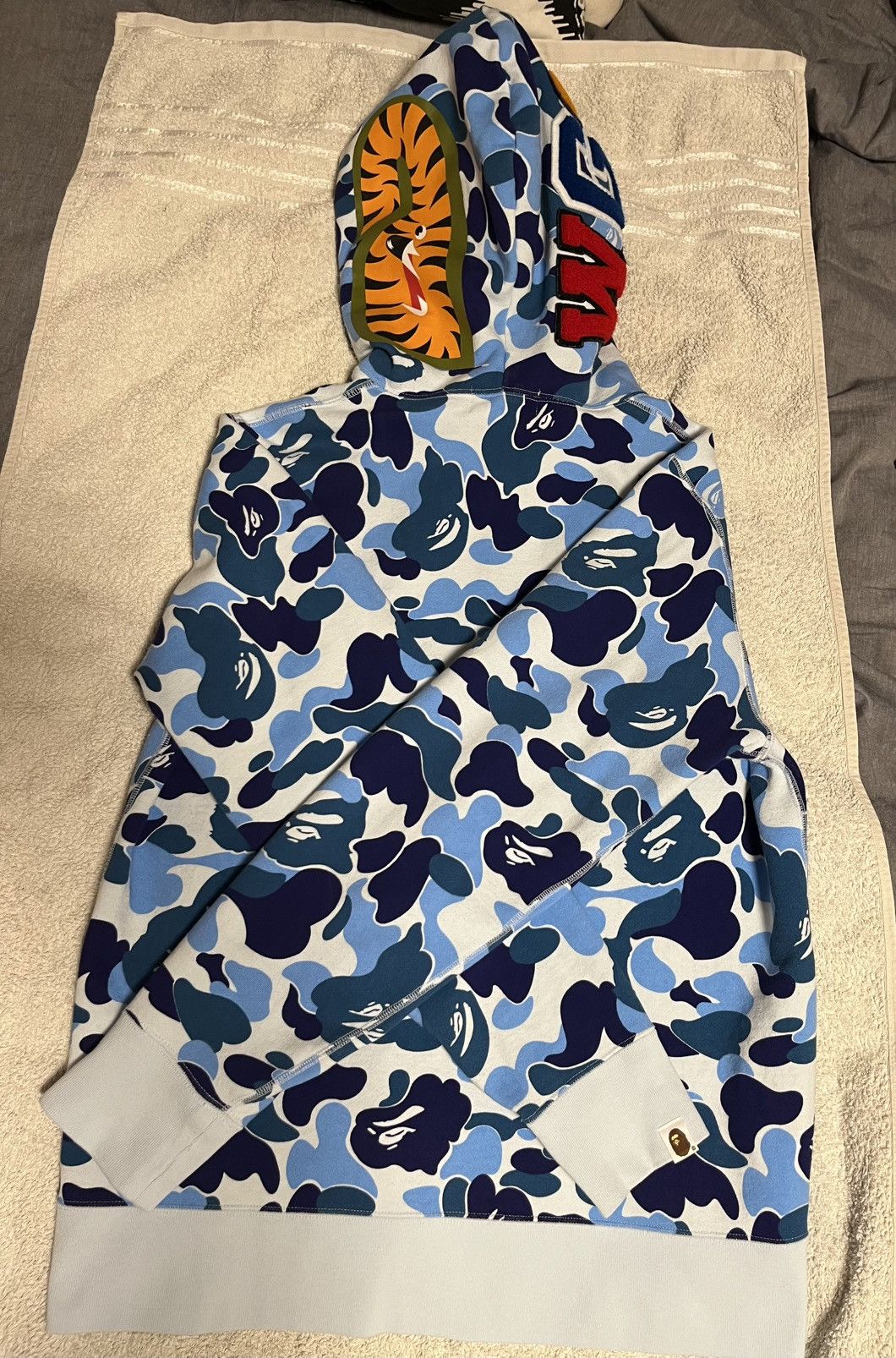 Bape ABC Camo Crystal Stone Shark Hoodie Size US M / EU 48-50 / 2 - 15 Thumbnail