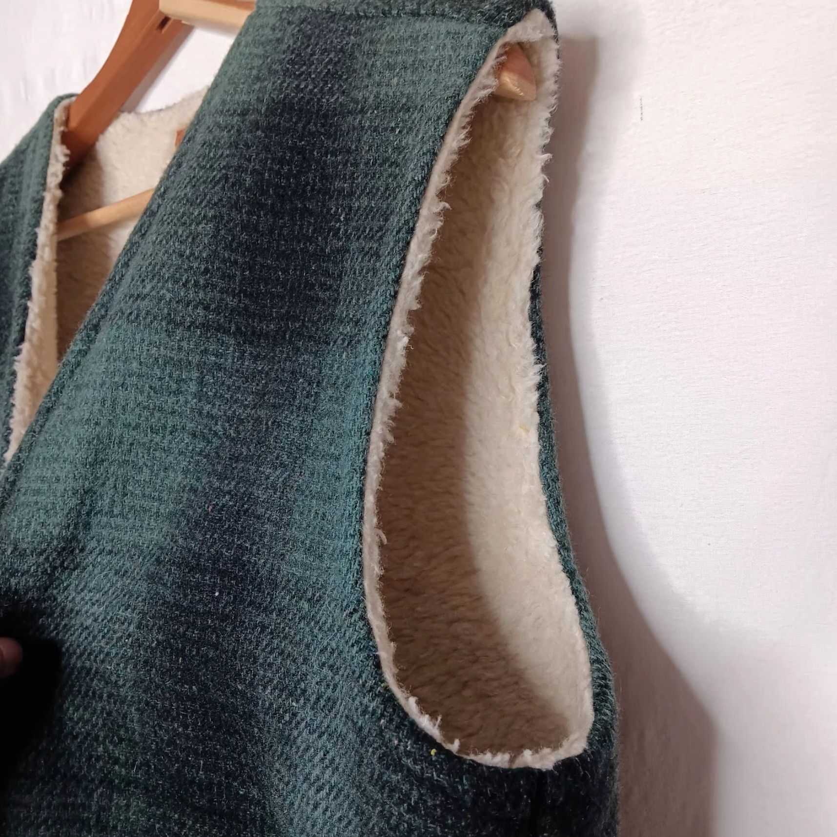 Vintage VINTAGE Cactus Vest Wool Blend Short Casual Workwear Mens M Green Plaid Faux Sherpa Lined 23" Pit to Pit 29" Back 23.5" Long Size US M / EU 48-50 / 2 - 6 Thumbnail