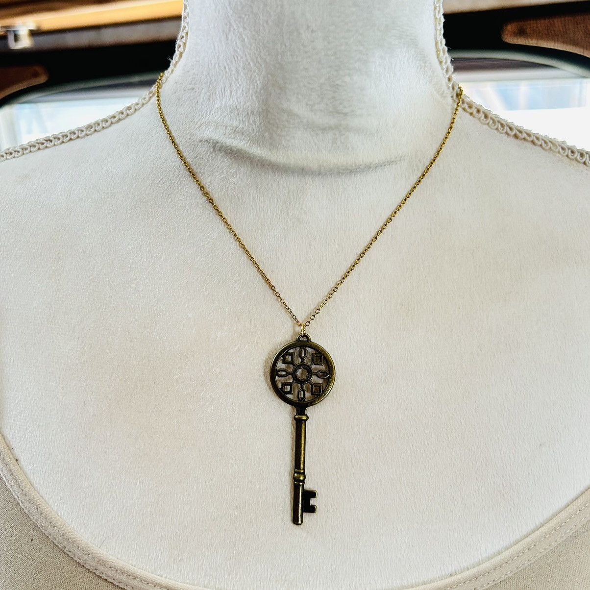Handmade Handcrafted brass skeleton key pendant on chain necklace Size ONE SIZE - 2 Thumbnail