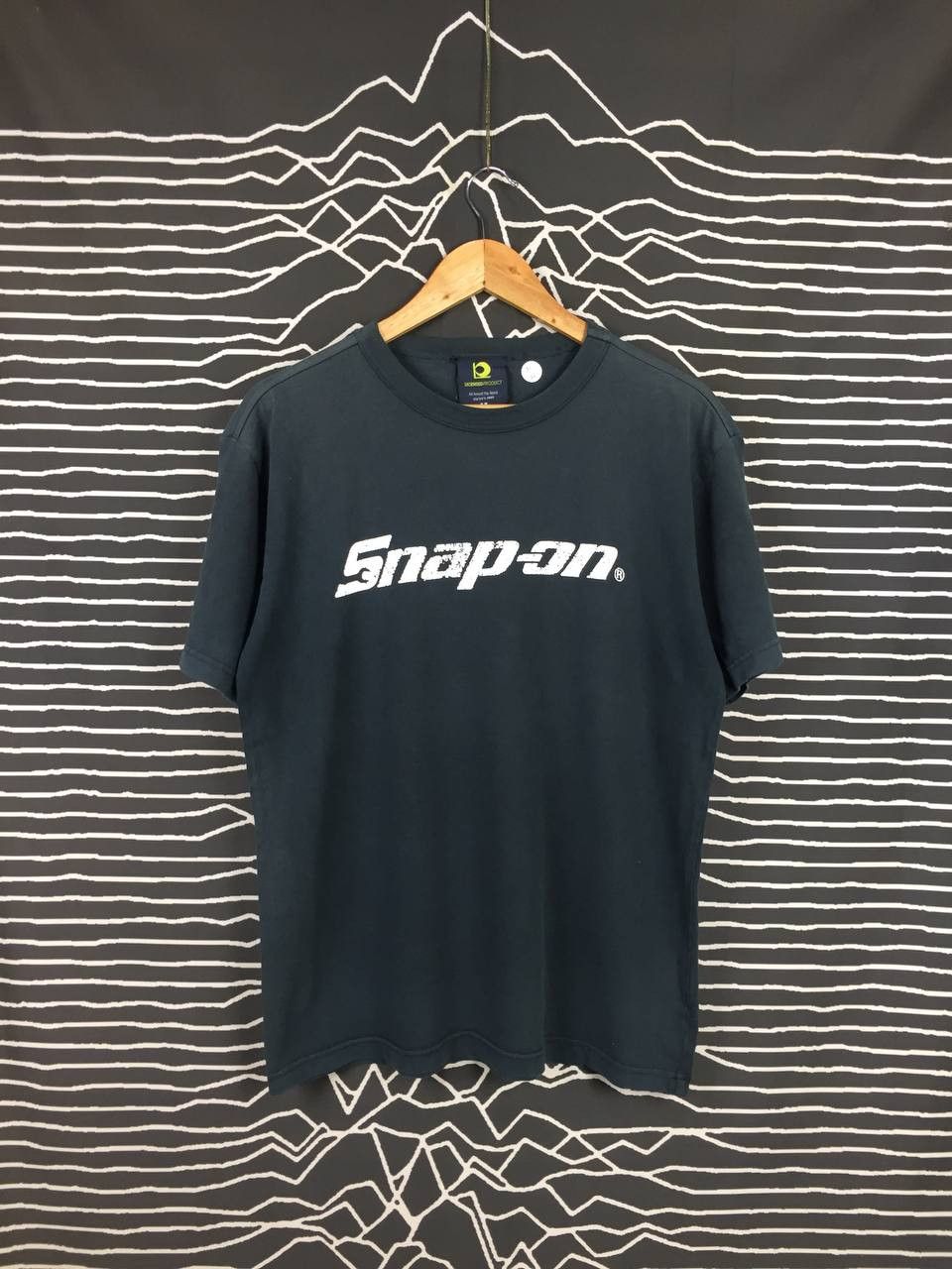 Champion Vtg Sunfaded Champion USA X Snap On Spell Out Tee Size US M / EU 48-50 / 2 - 1 Thumbnail