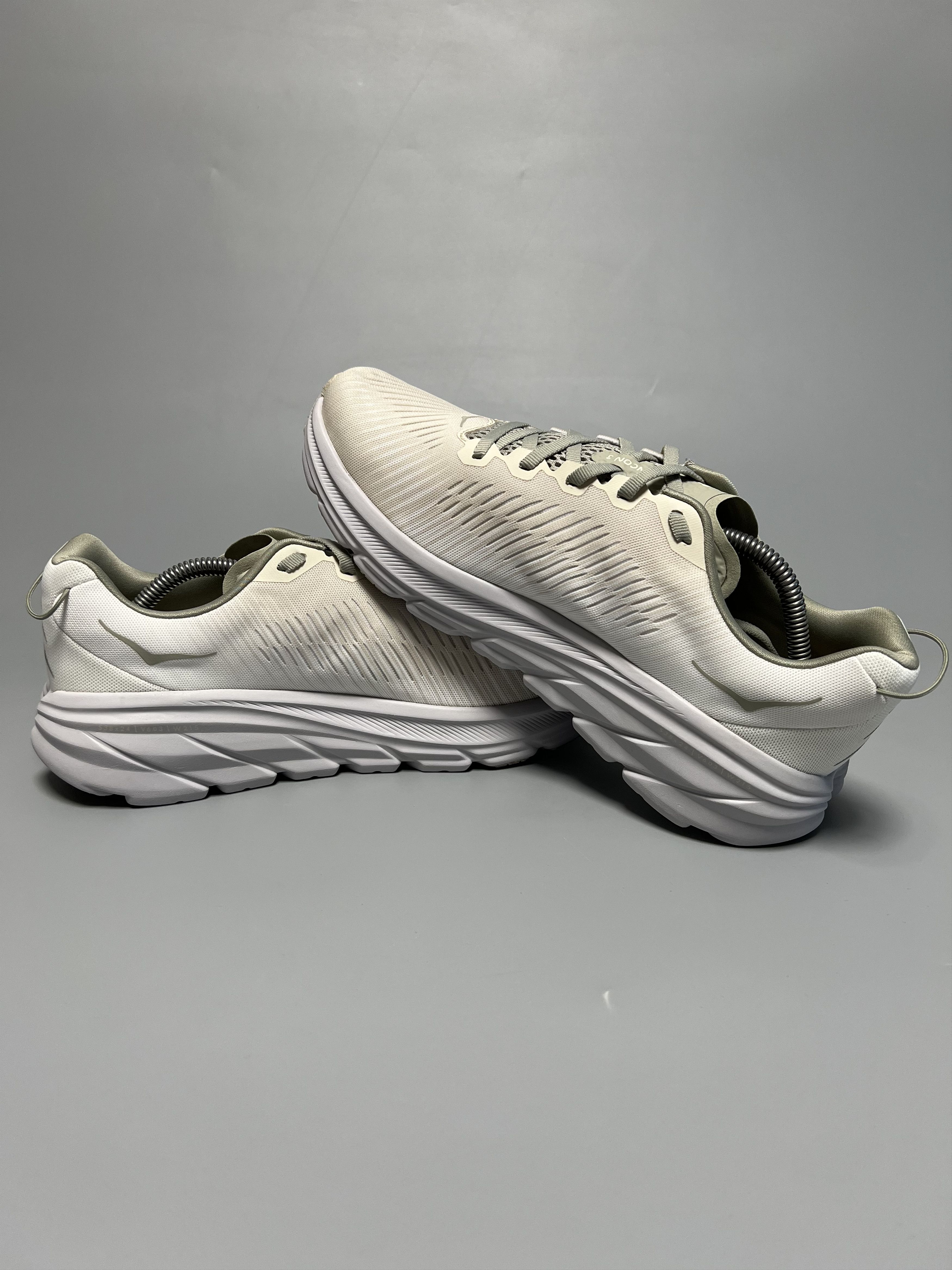 Hoka 9D Hoka One One Rincon 3 Running Shoes 1119395-BYT Size US 9 / EU 42 - 5 Thumbnail