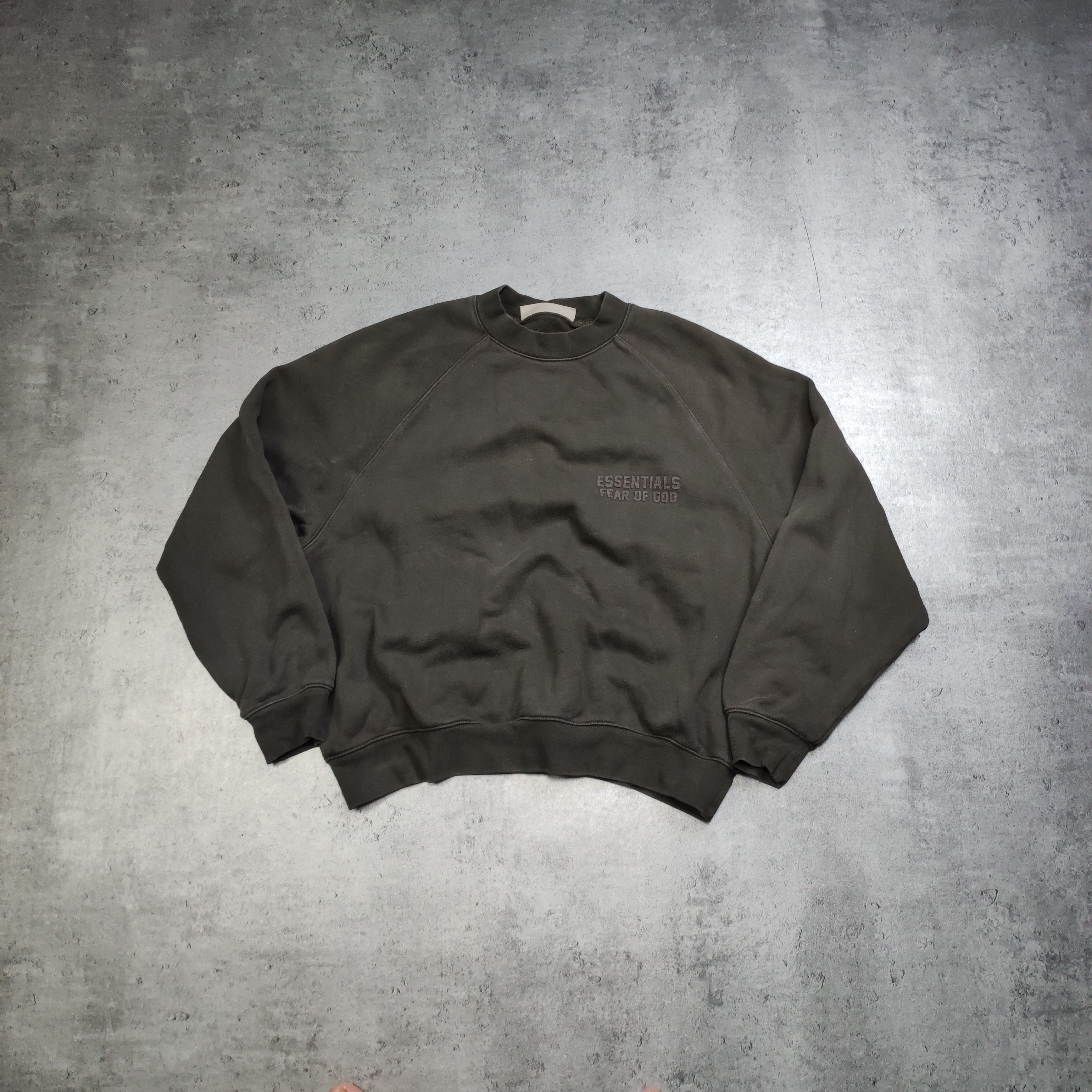 Essentials × FOG × Fear of God RARE FOG Fear of God Essentials Small Logo Crewneck Size US S / EU 44-46 / 1 - 1 Thumbnail