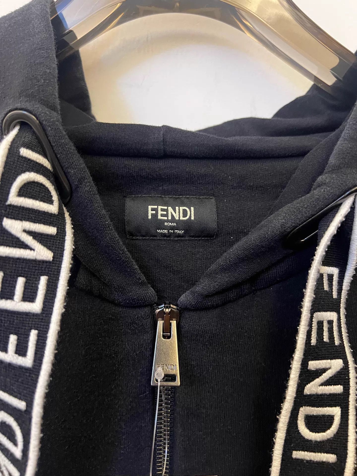 Fendi FENDI Logo Strap Hoodie XL Near New Authentic Size US XL / EU 56 / 4 - 2 Thumbnail