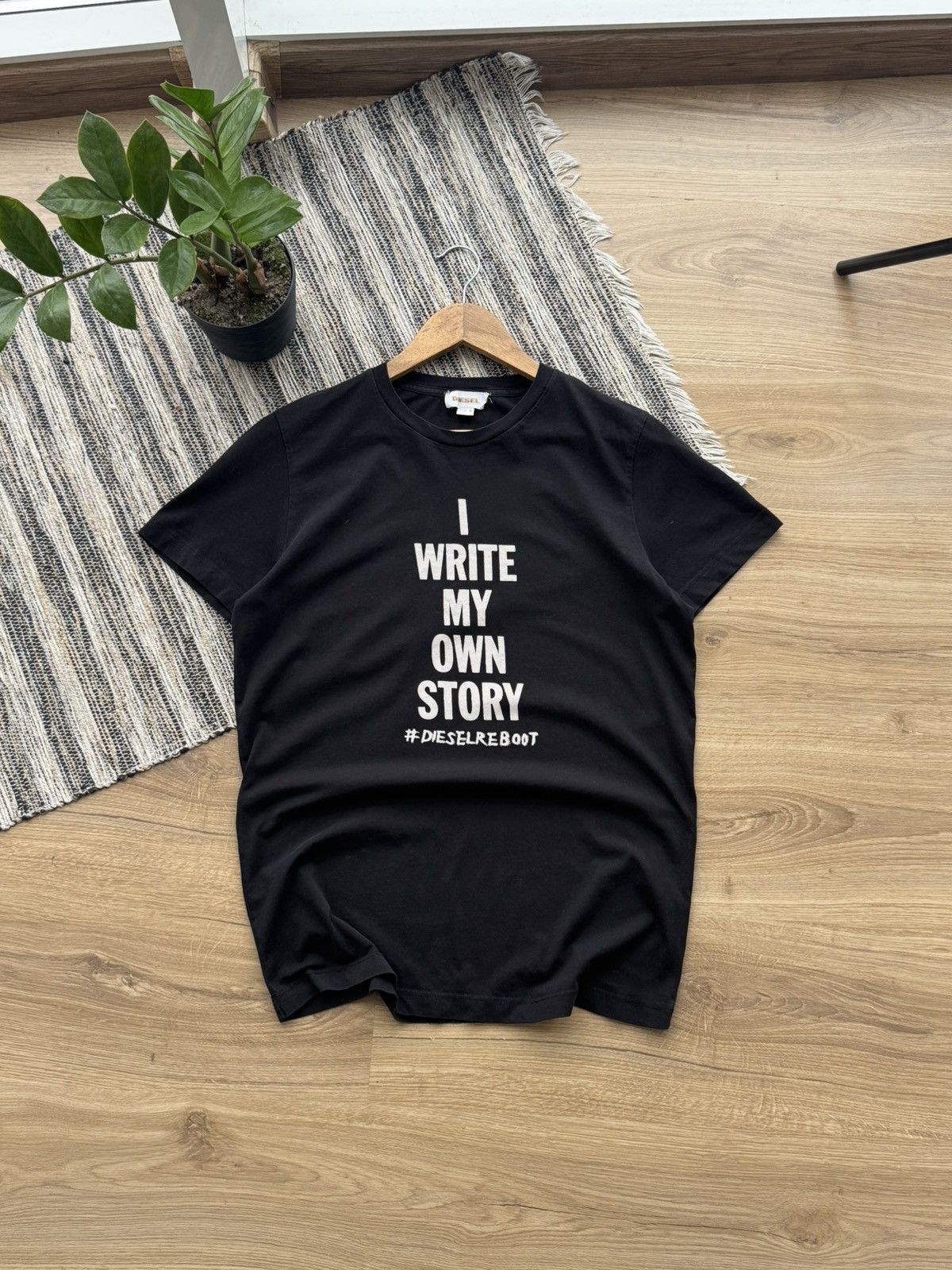 Diesel Diesel I Write My Own Story Graphic Print Logo Black T-Shirt Size US M / EU 48-50 / 2 - 1 Thumbnail