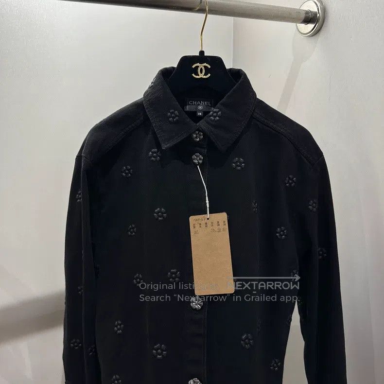 Chanel Chanel Full-print camellia denim jacket Size XS / US 0-2 / IT 36-38 - 6 Thumbnail